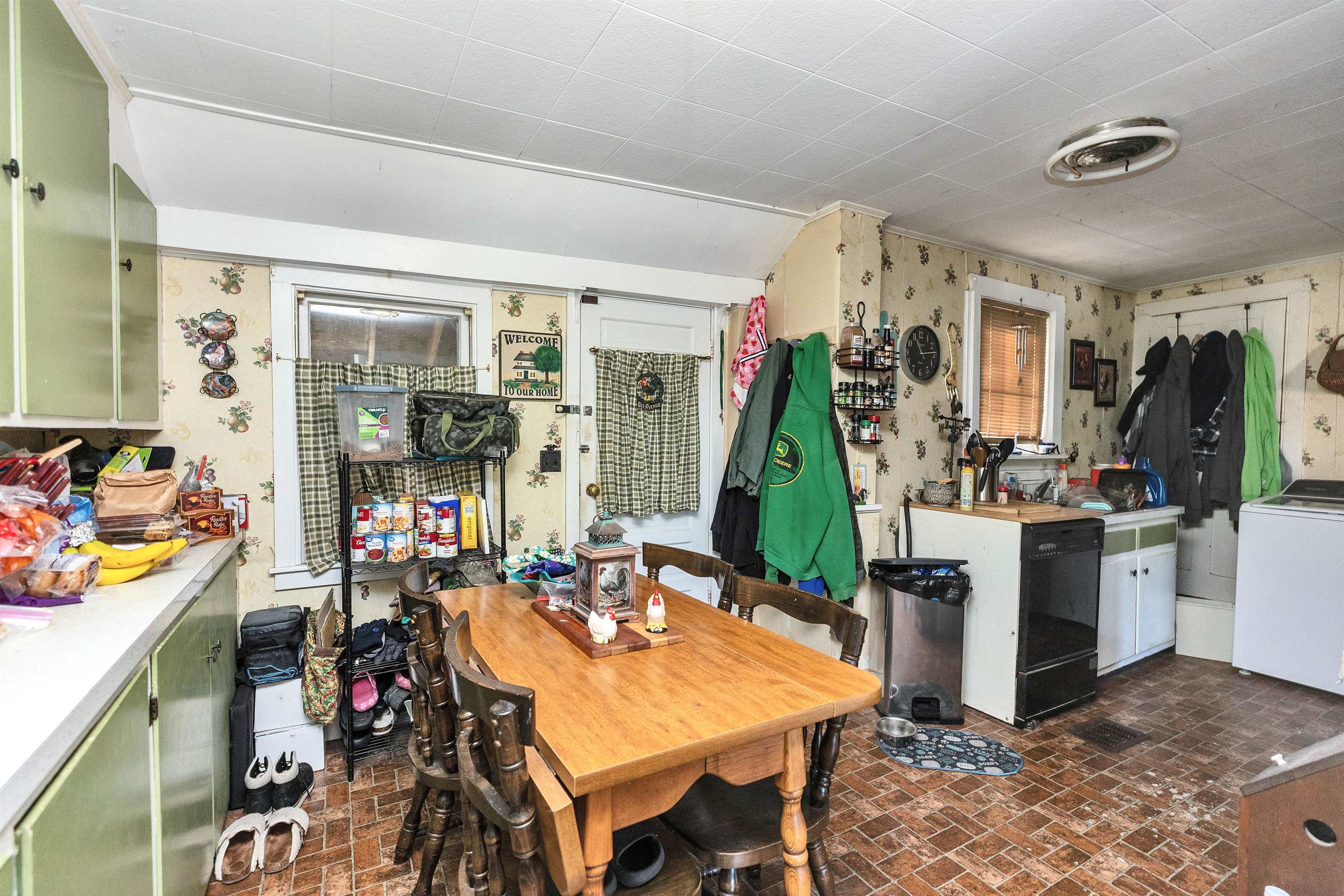 16 River St, Greenville, NH 03048