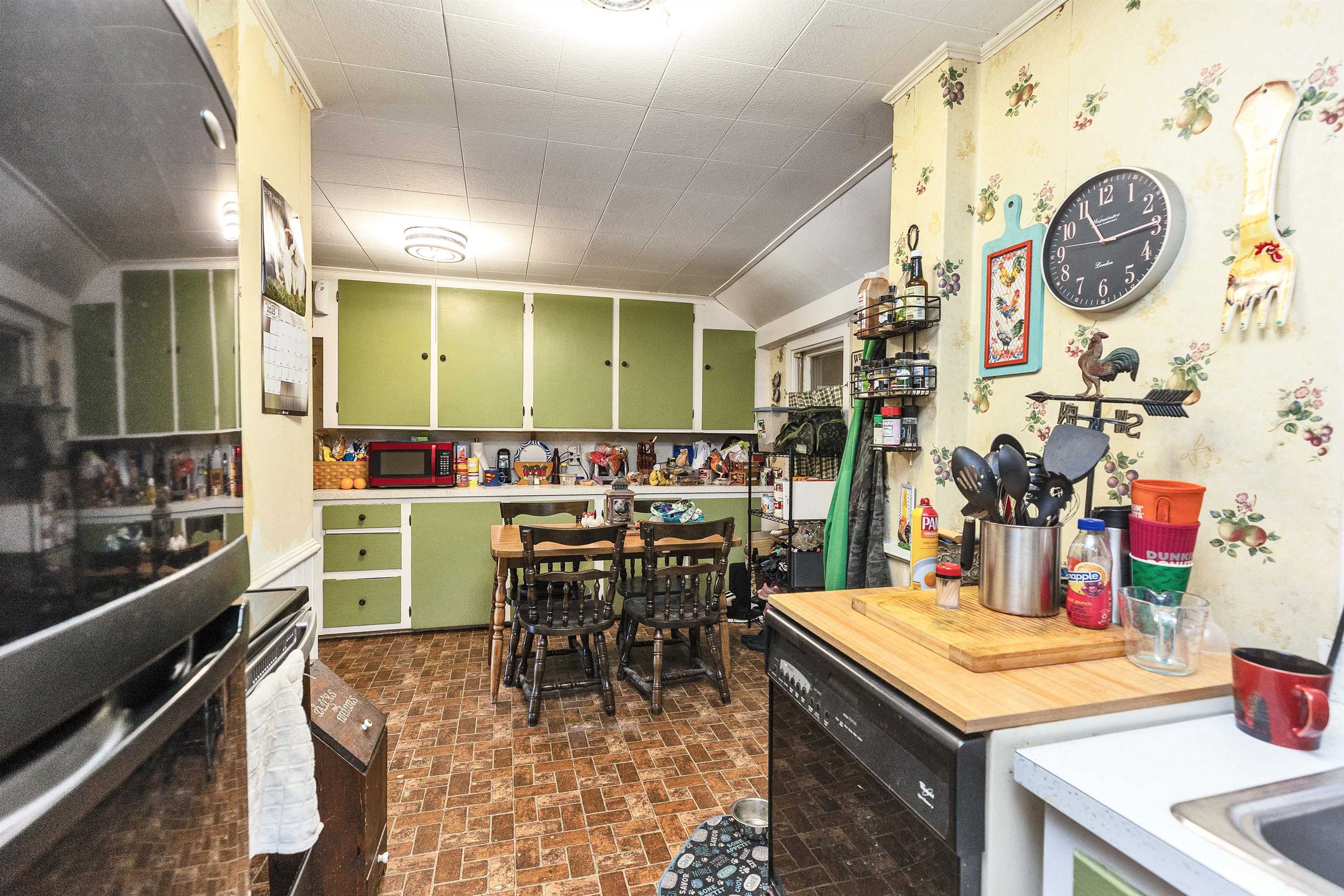 16 River St, Greenville, NH 03048