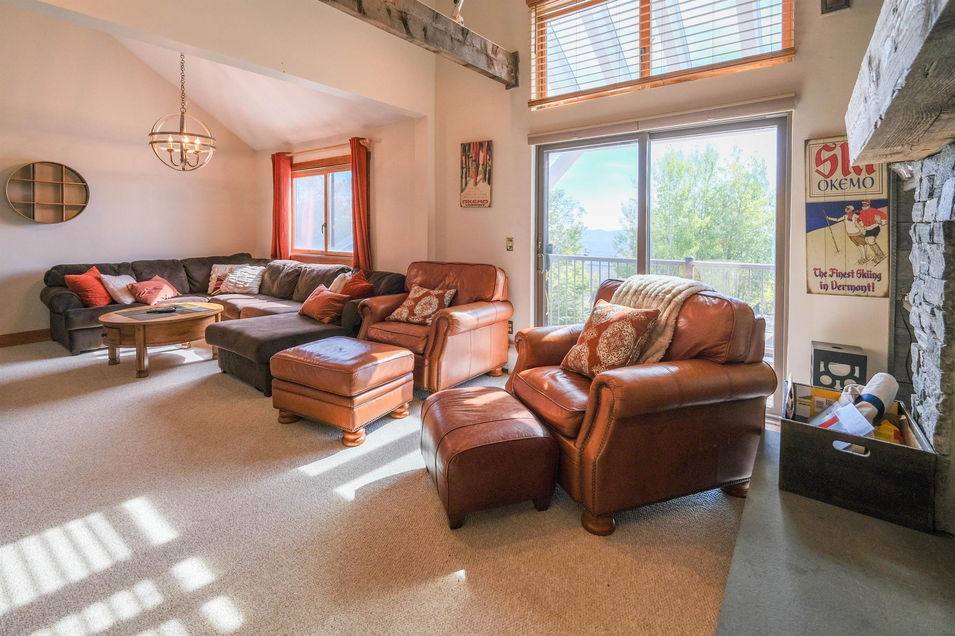 Slider out to private deck 24099196