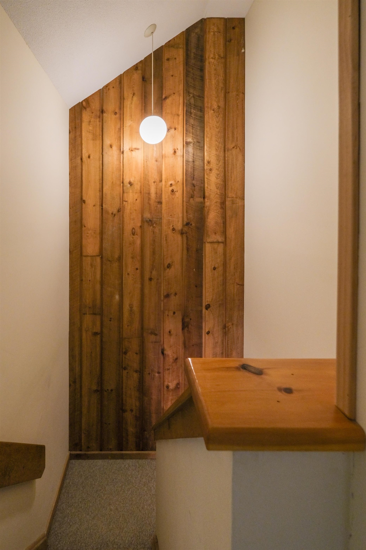 Wood feature wall 24099206