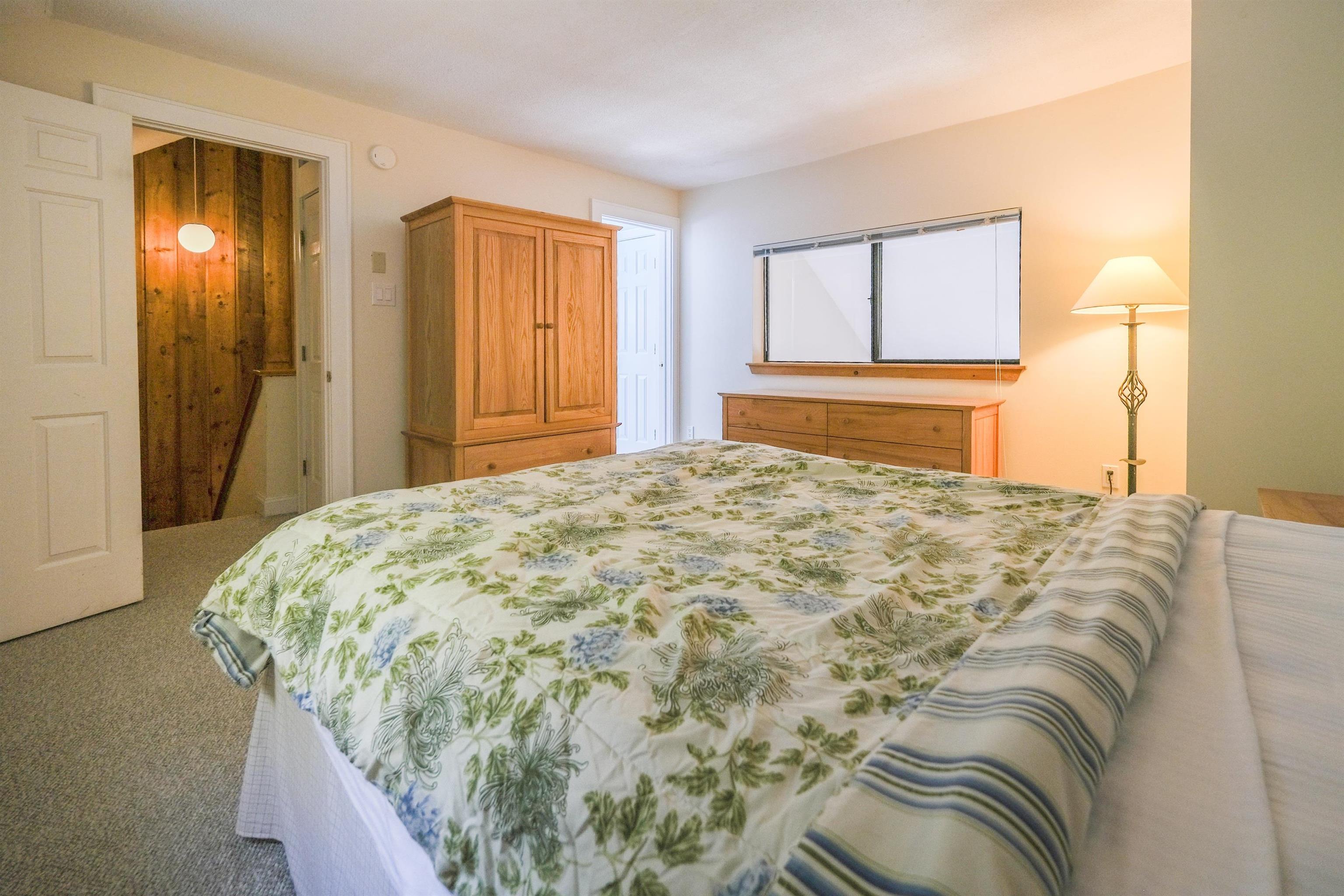 Primary bedroom 24099200