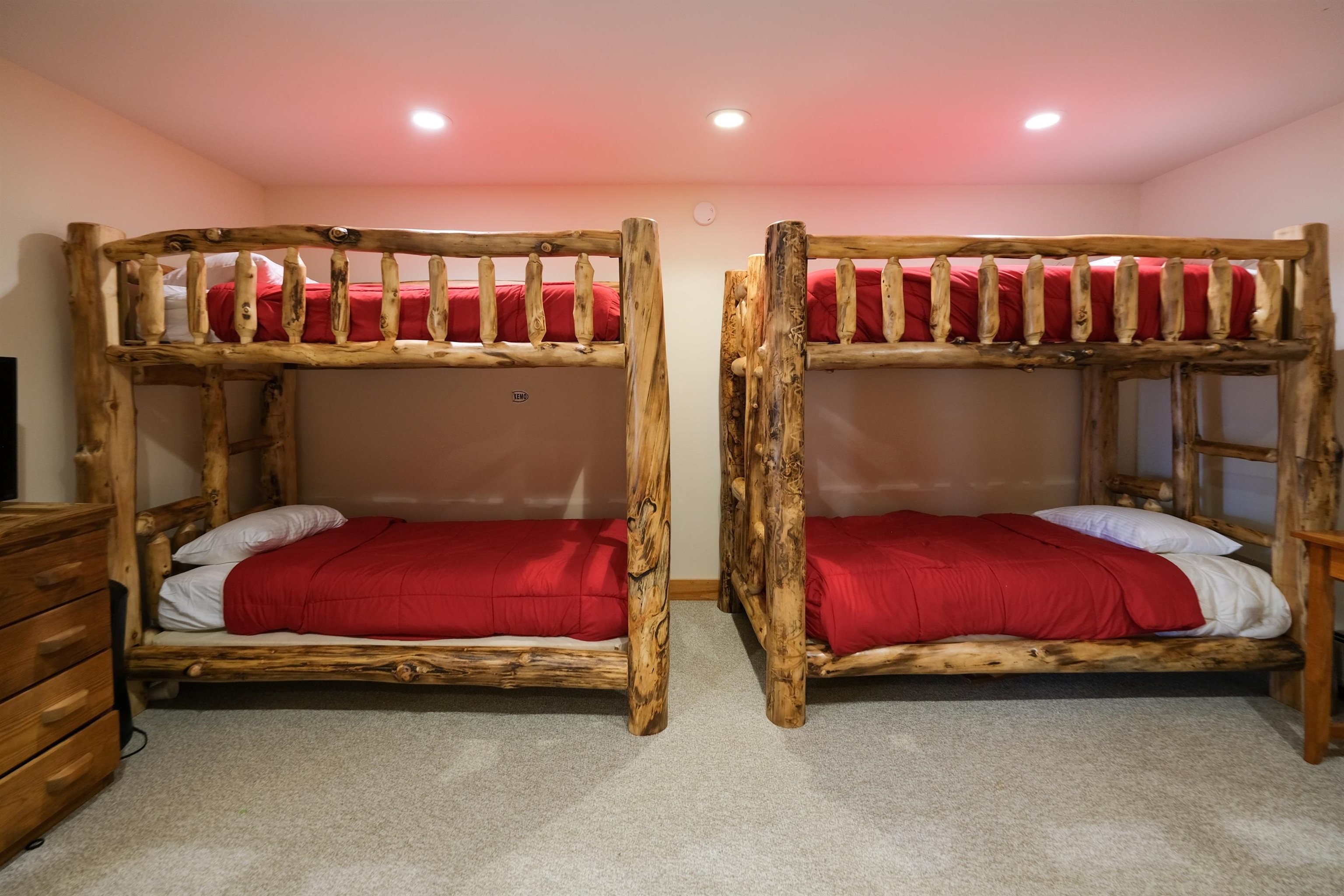 Great bunk room 24099209