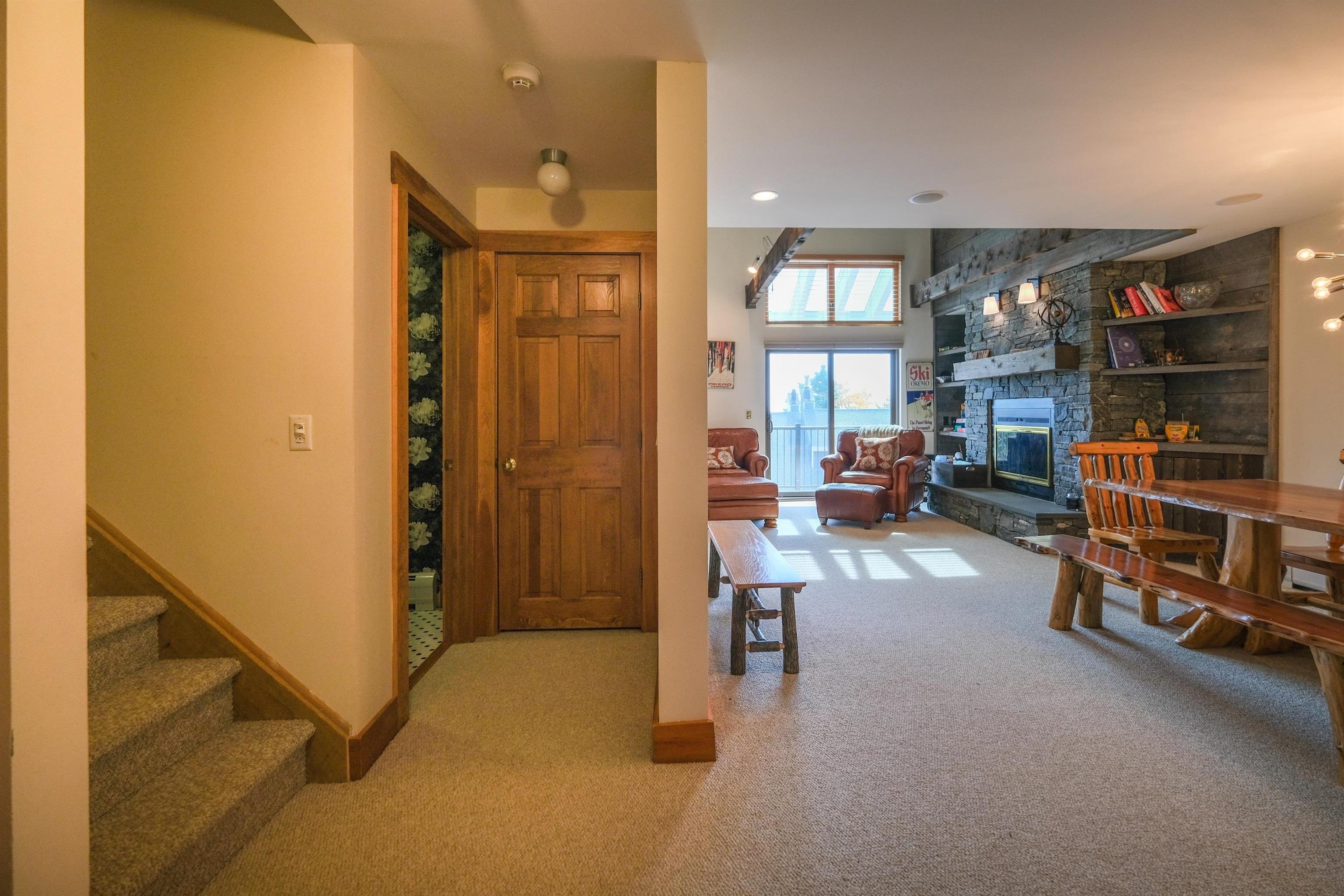 Open floor plan 24099177