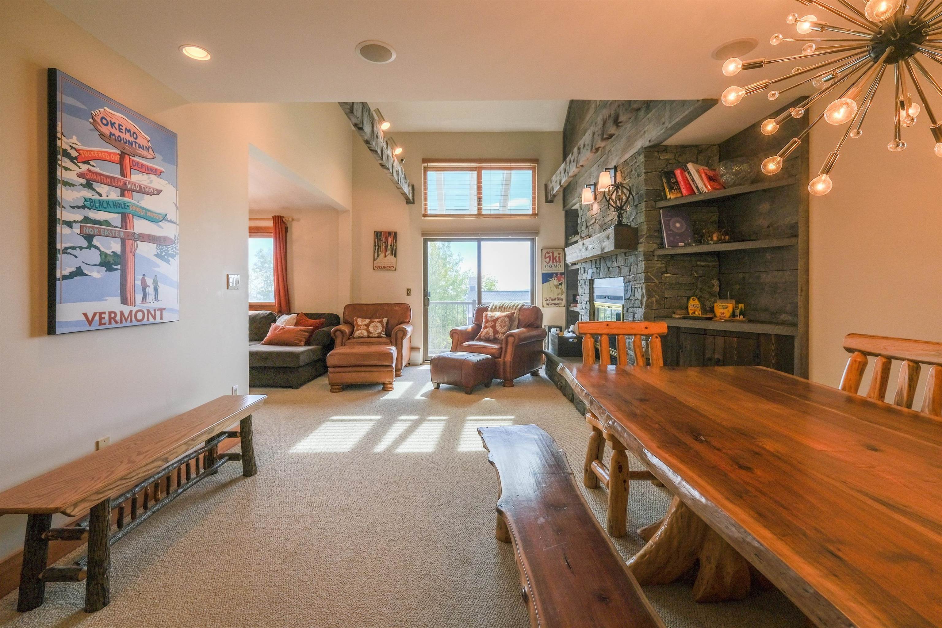 Dining flowing into living 24099182