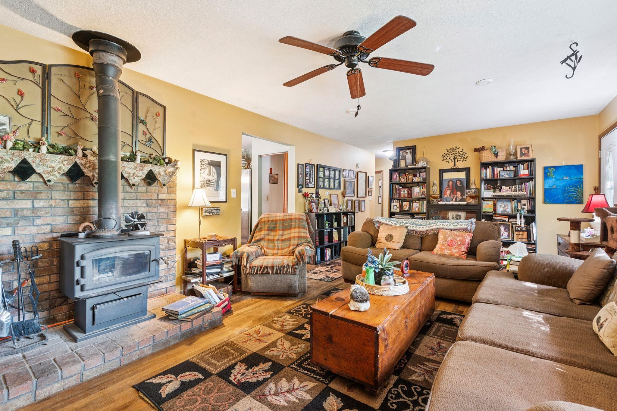 Cozy wood heat 24109066