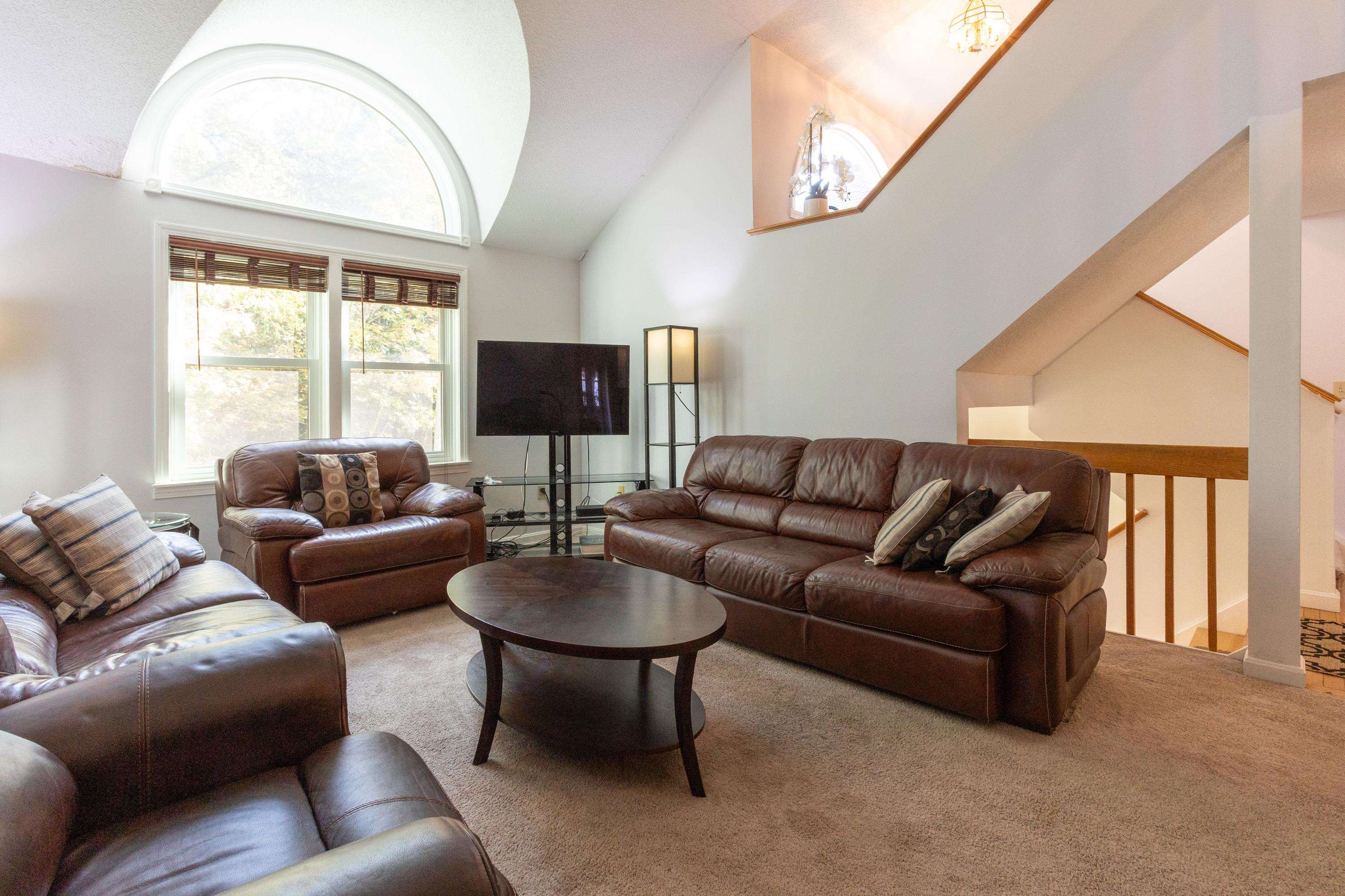 Homes for sale in Hudson, NH | 319 Fox Run Rd, Hudson, NH 03051 | MLS# 5062090