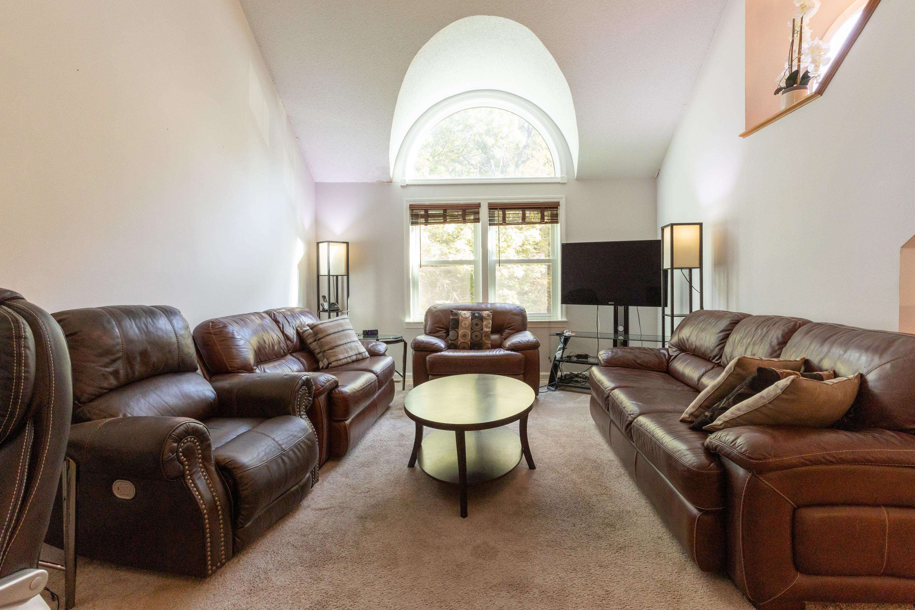 Homes for sale in Hudson, NH | 319 Fox Run Rd, Hudson, NH 03051 | MLS# 5062090