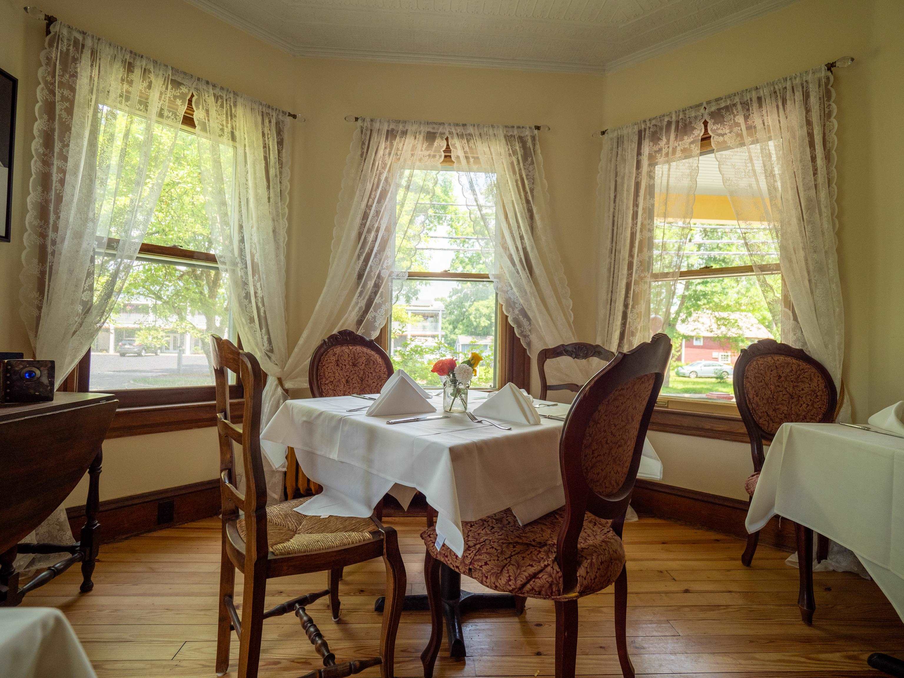 Front dining room 23852849