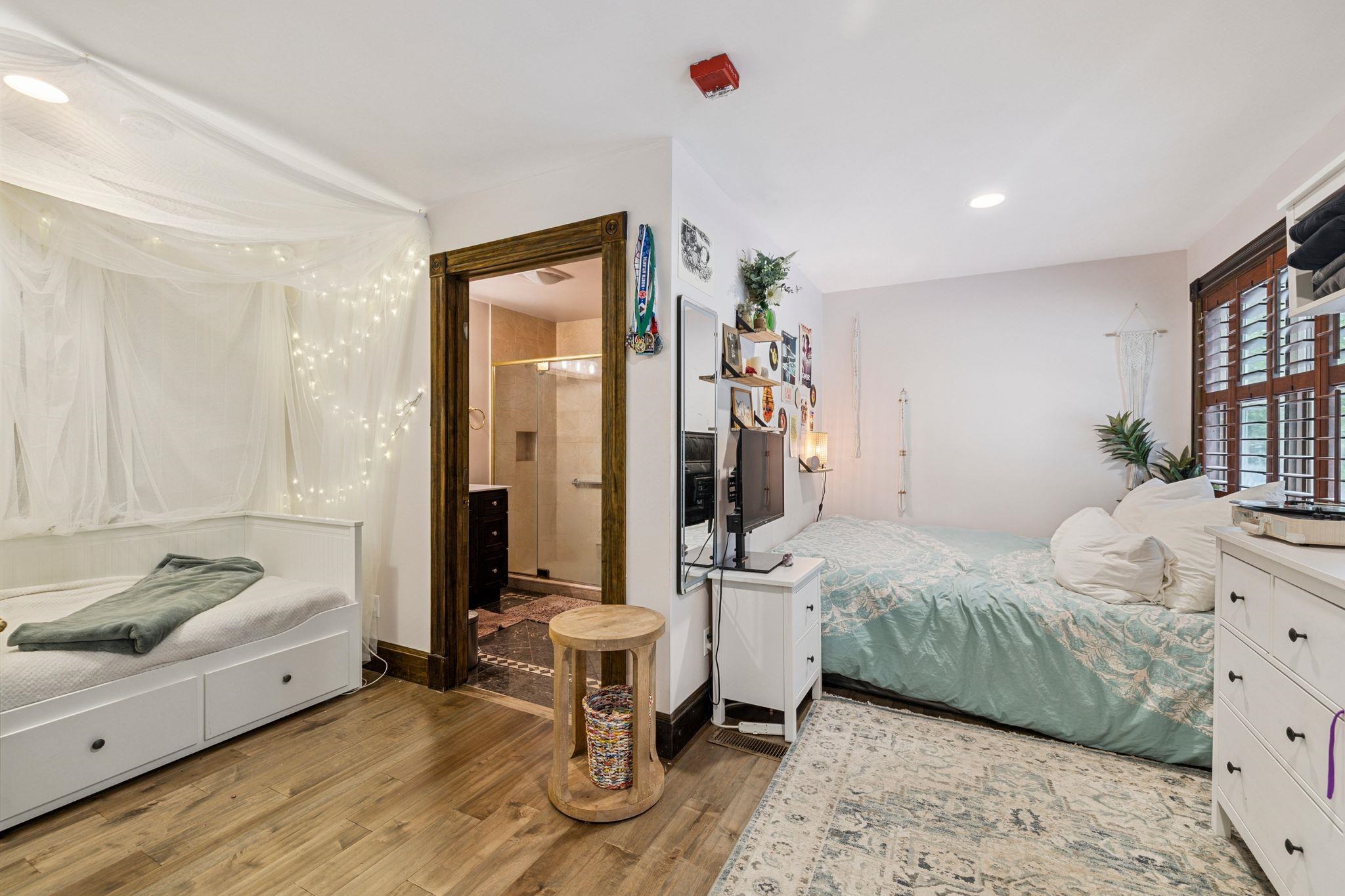 First foor bedroom in owners