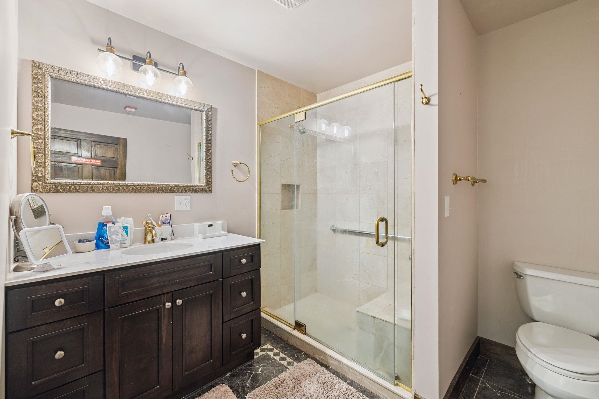 First floor bath in owners