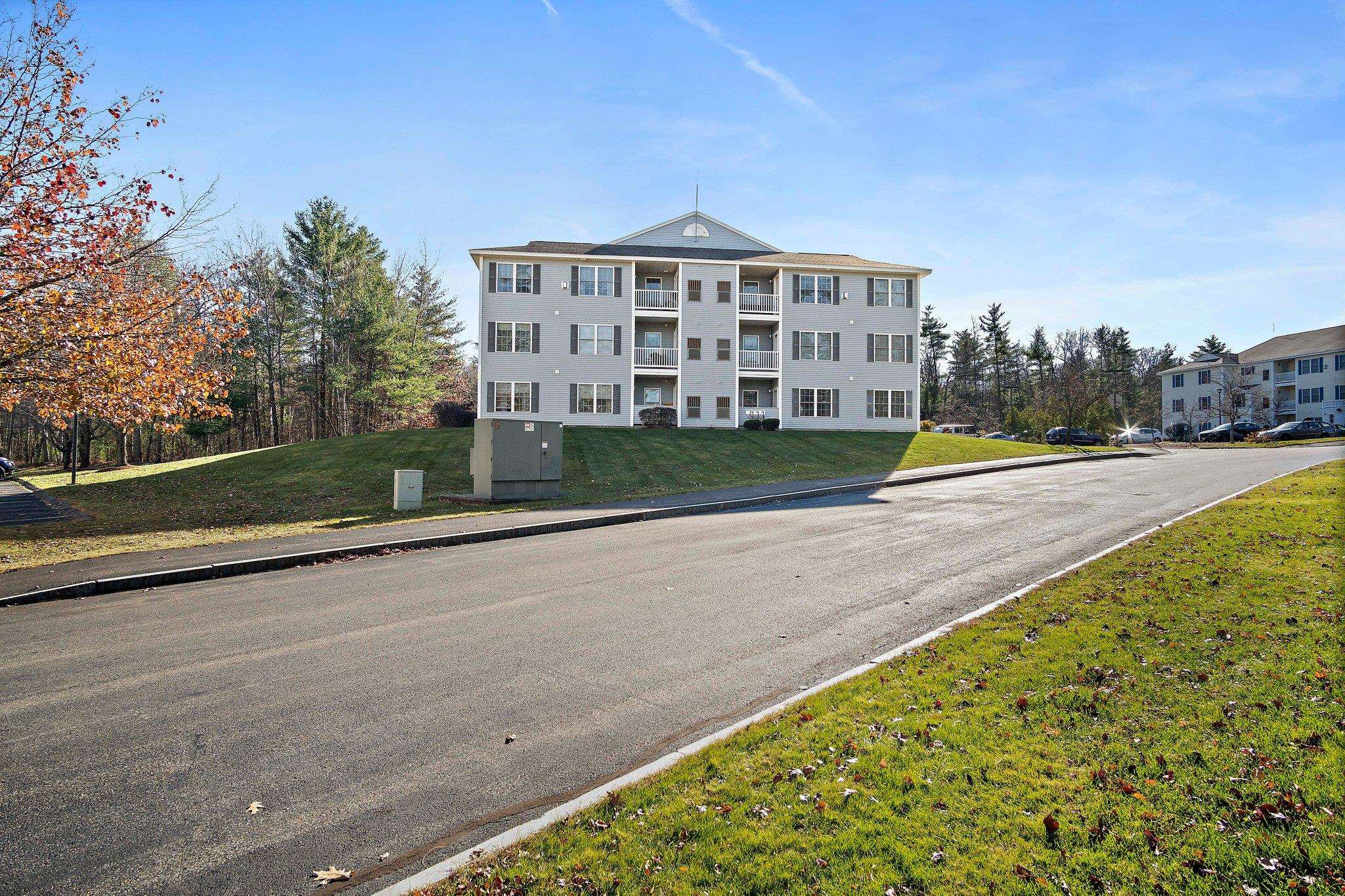 Homes for sale in Londonderry, NH | 16 Crestview Cir #190, Londonderry, NH 03053 | MLS# 5062402