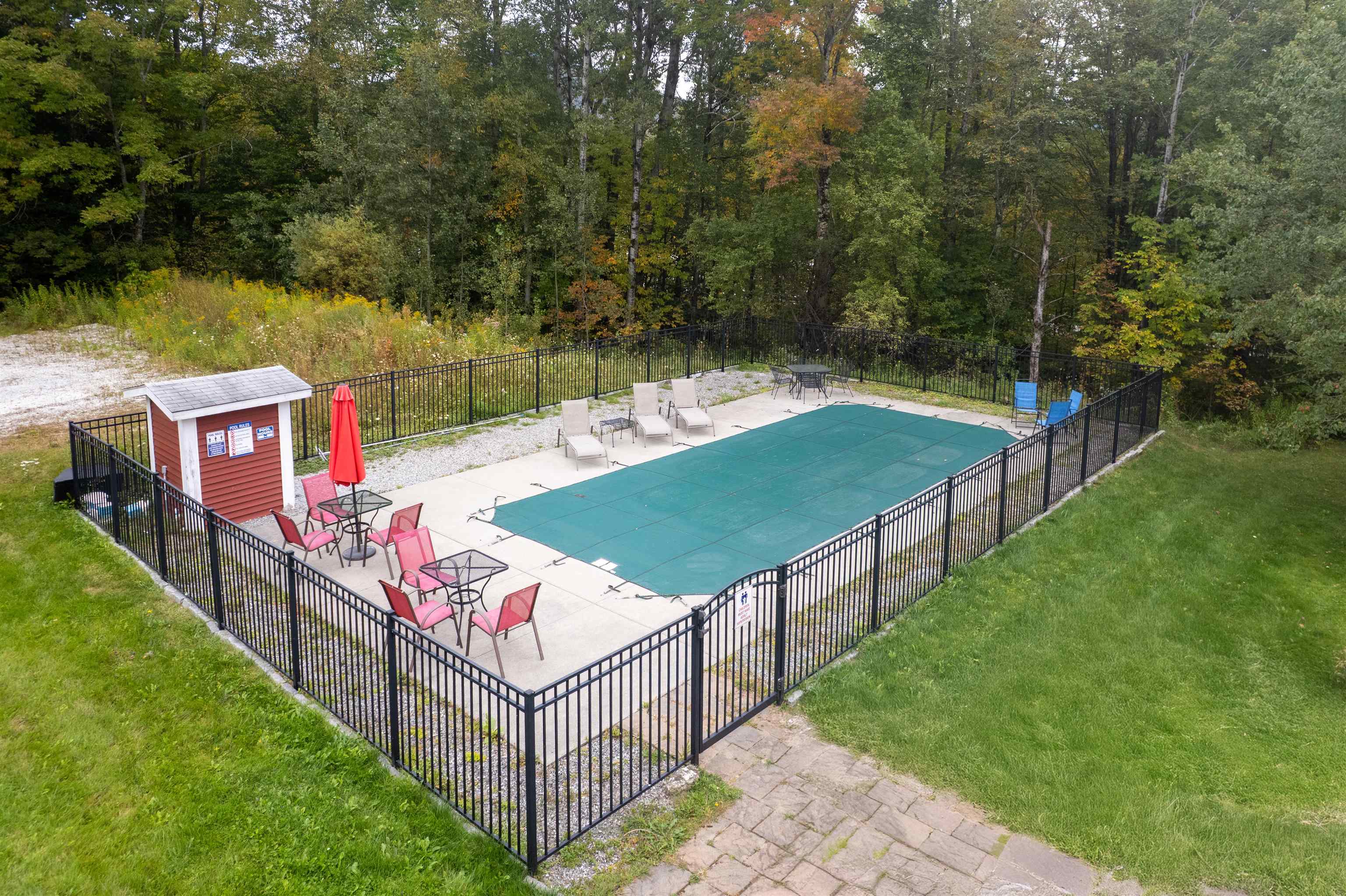 Seasonal In-Ground Pool with new Surround + Fence