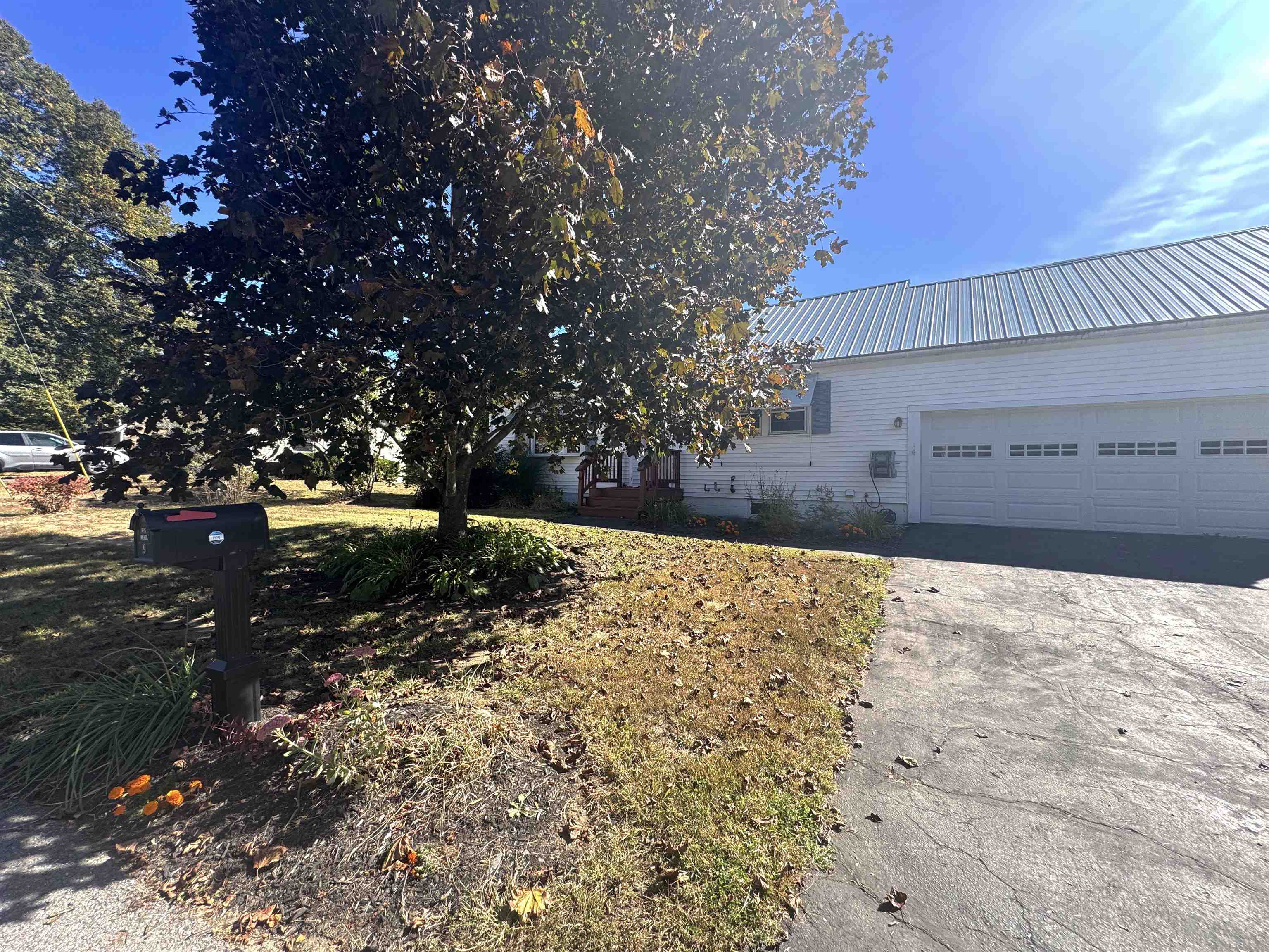 Paved driveway is a luxury in VT! 24131845