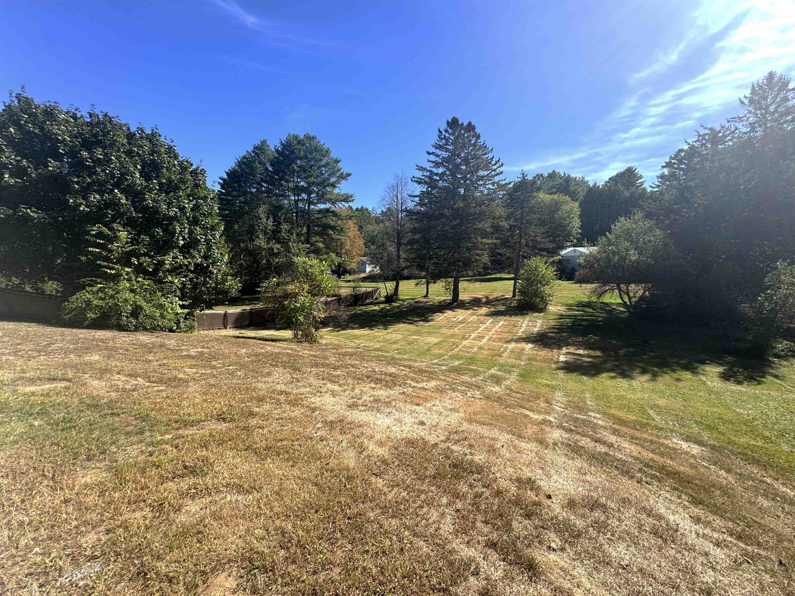 Expansive and peaceful backyard 24131841