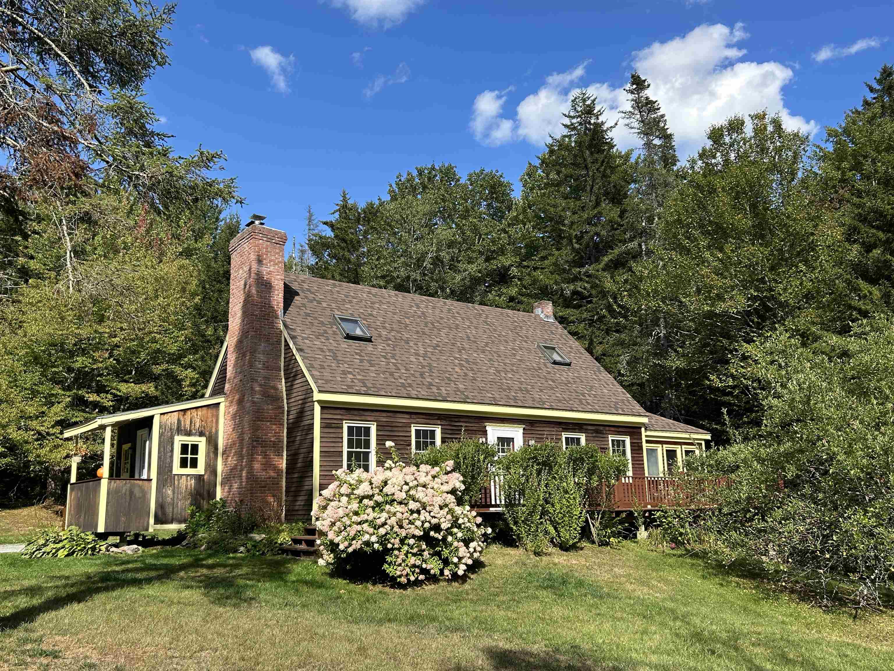 Mount Holly VT Home for sale $$449,000 $261 per sq.ft.
