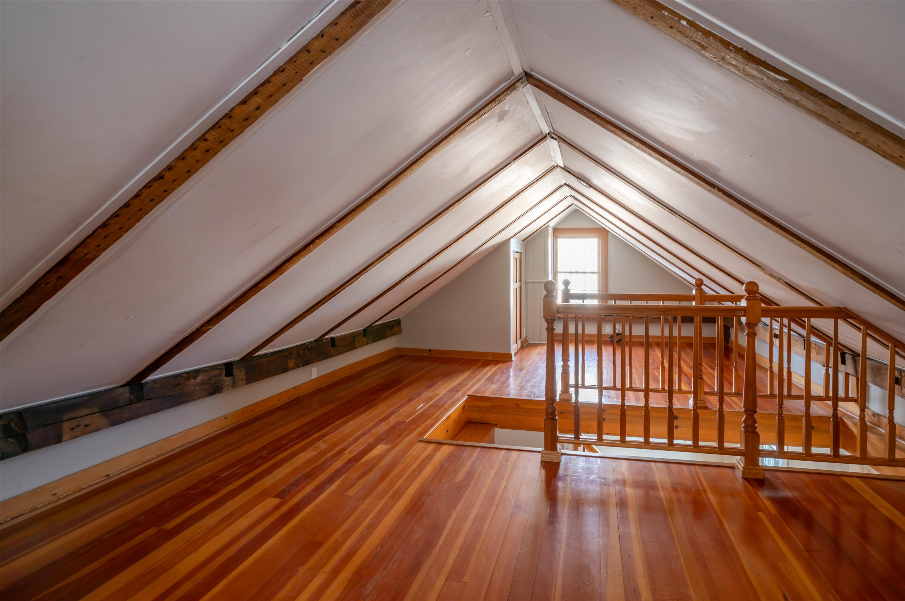 Attic Loft (2nd Bedroom)