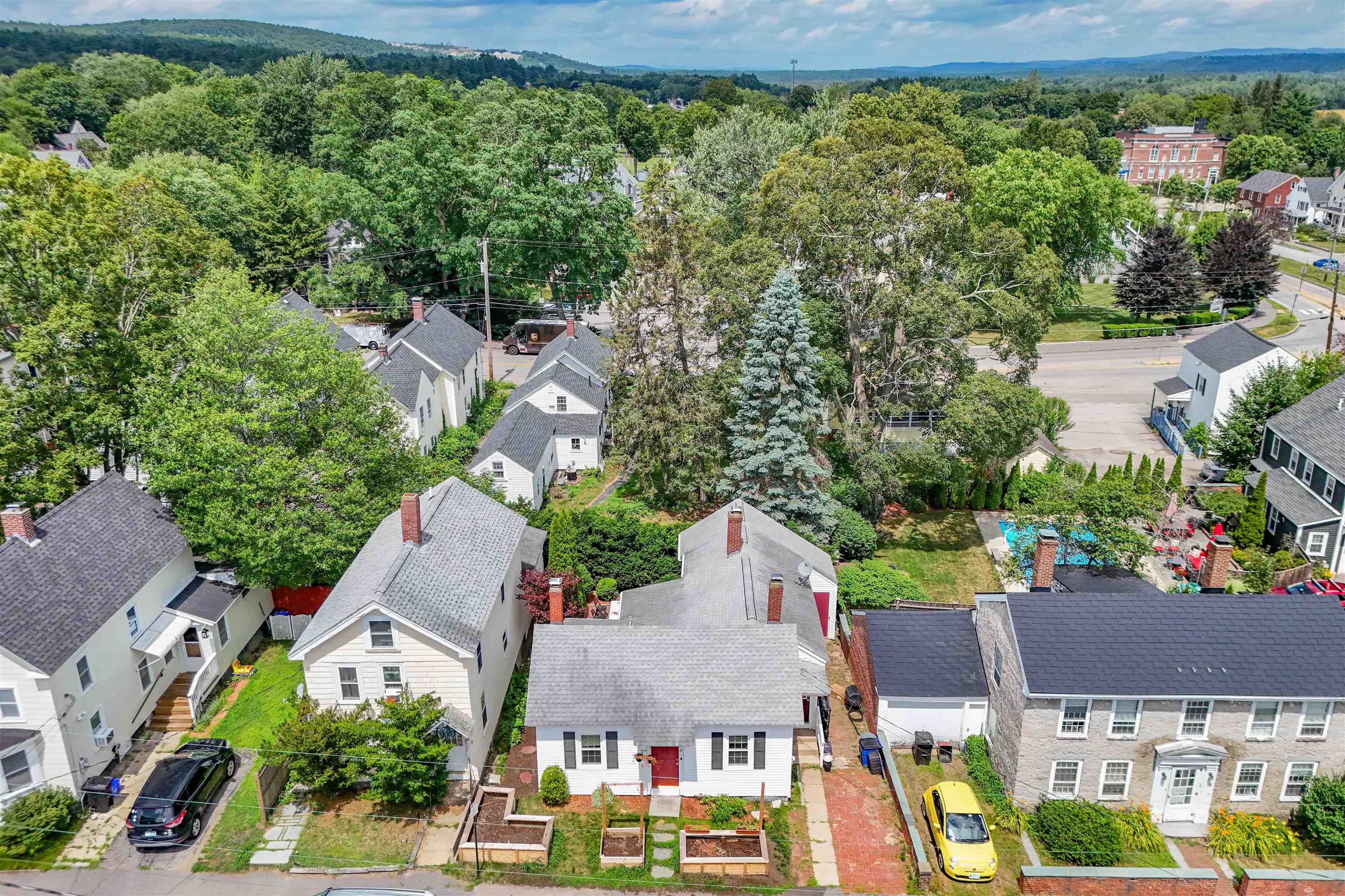 Minutes from White Park, UNH Law & Main St