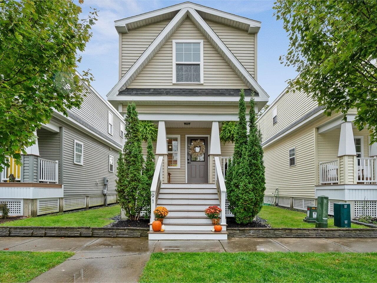 Waterbury VT Home for sale $$300,000 $286 per sq.ft.