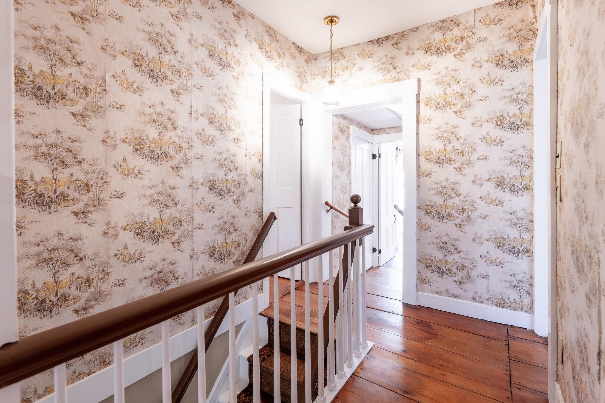 Top of Stairs 24151948