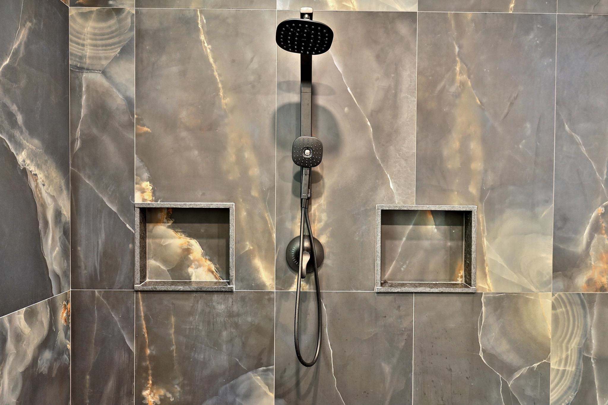 Porcelain tile bathrooms 24147233