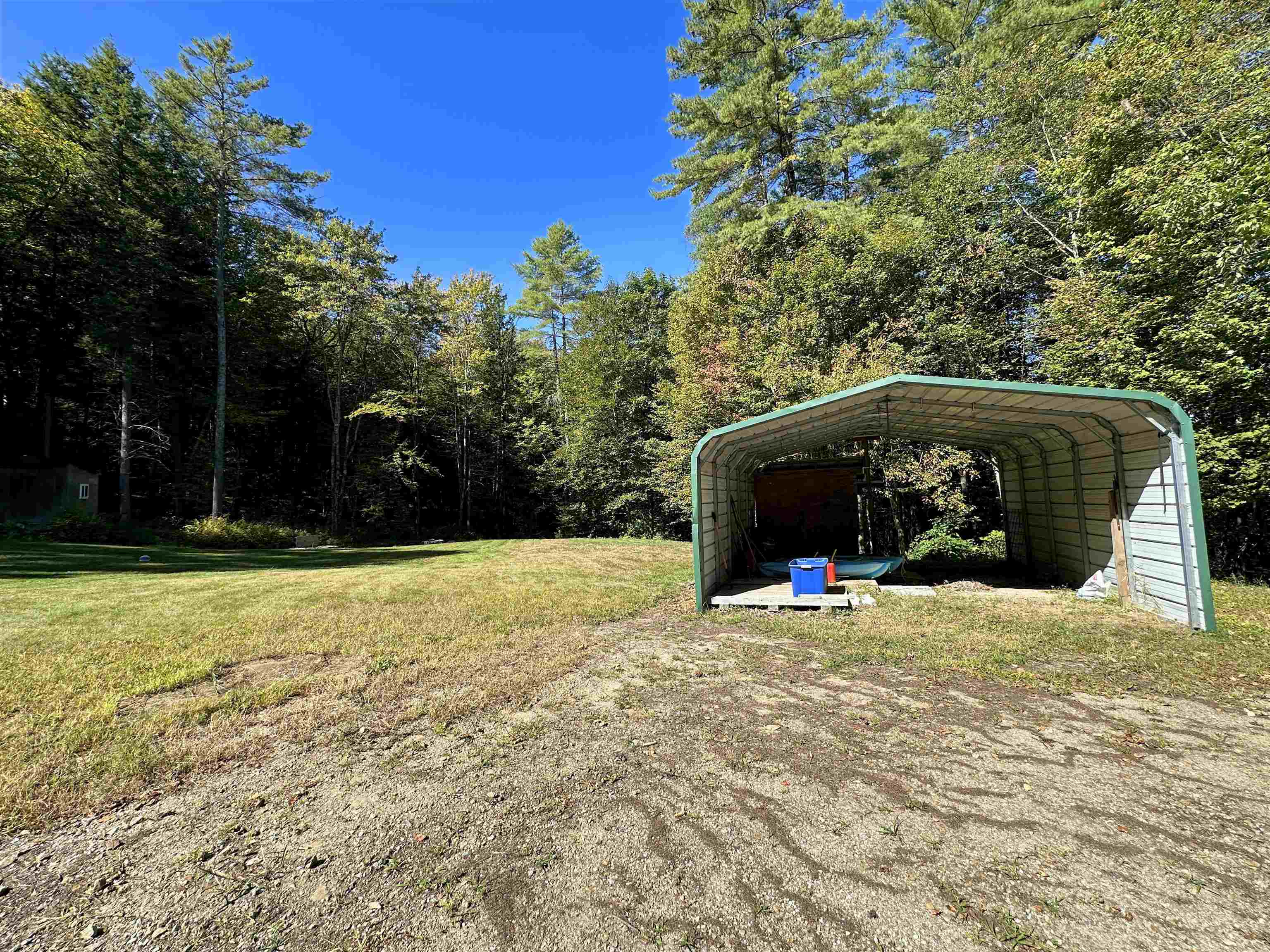 Right side yard view from driveway