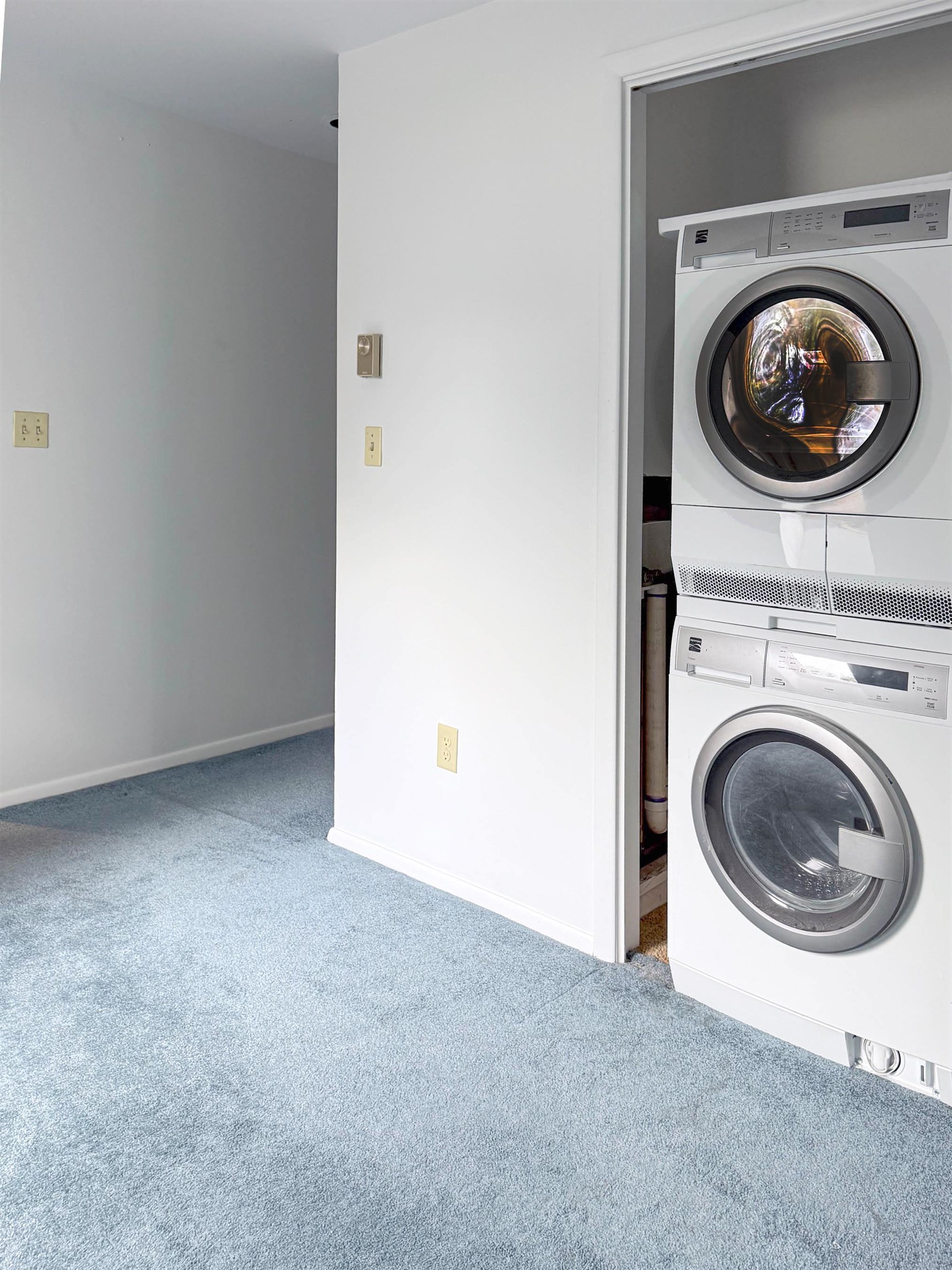 Laundry second floor in studio