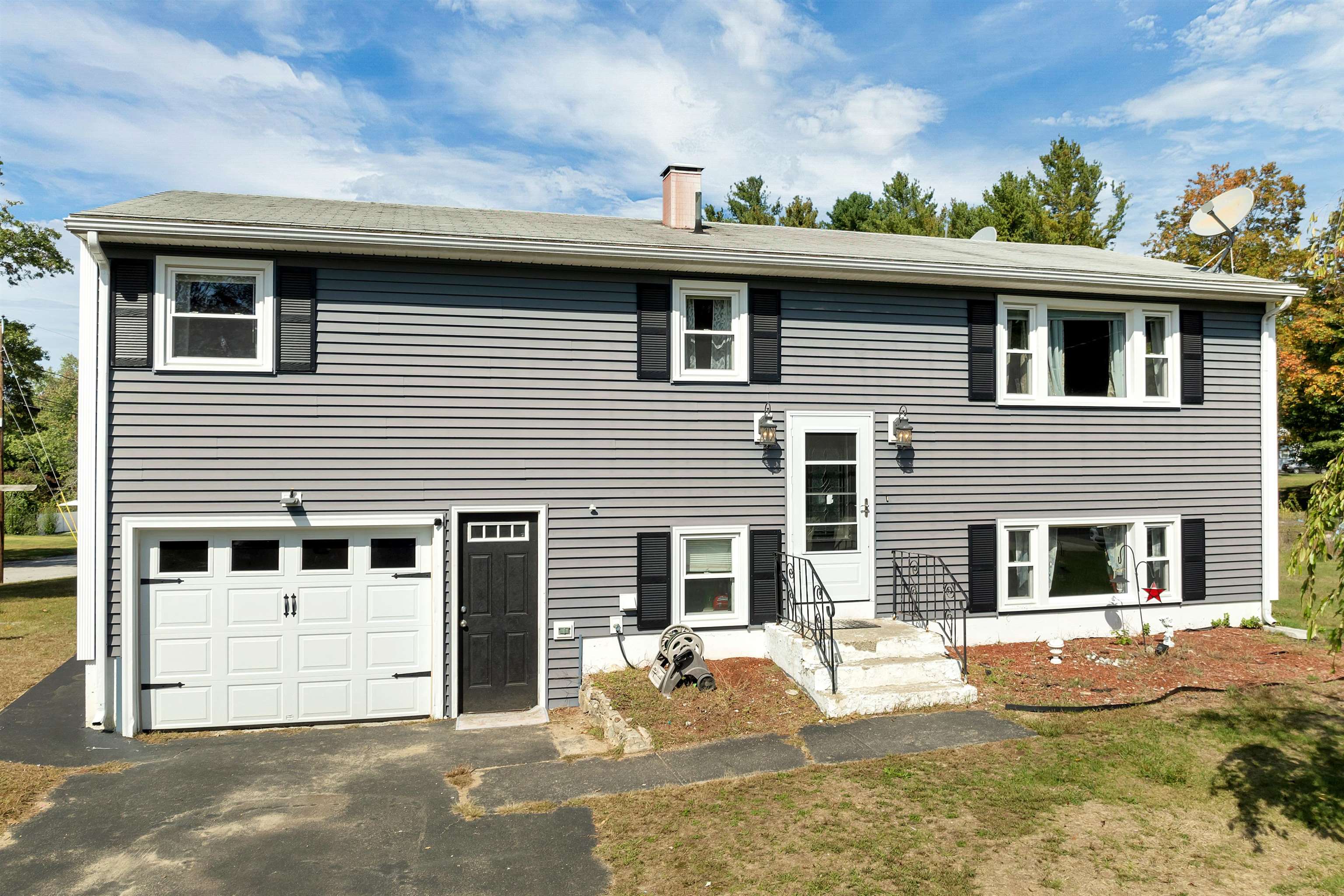 Hudson NH Home for sale $$490,000 $327 per sq.ft.