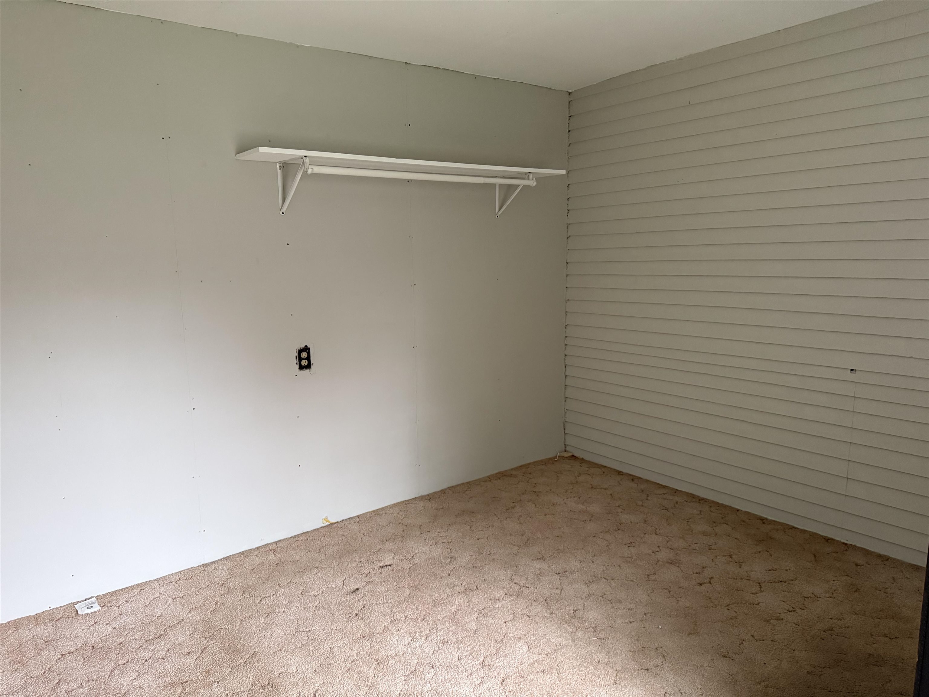 Bonus Room on First Floor 24163229