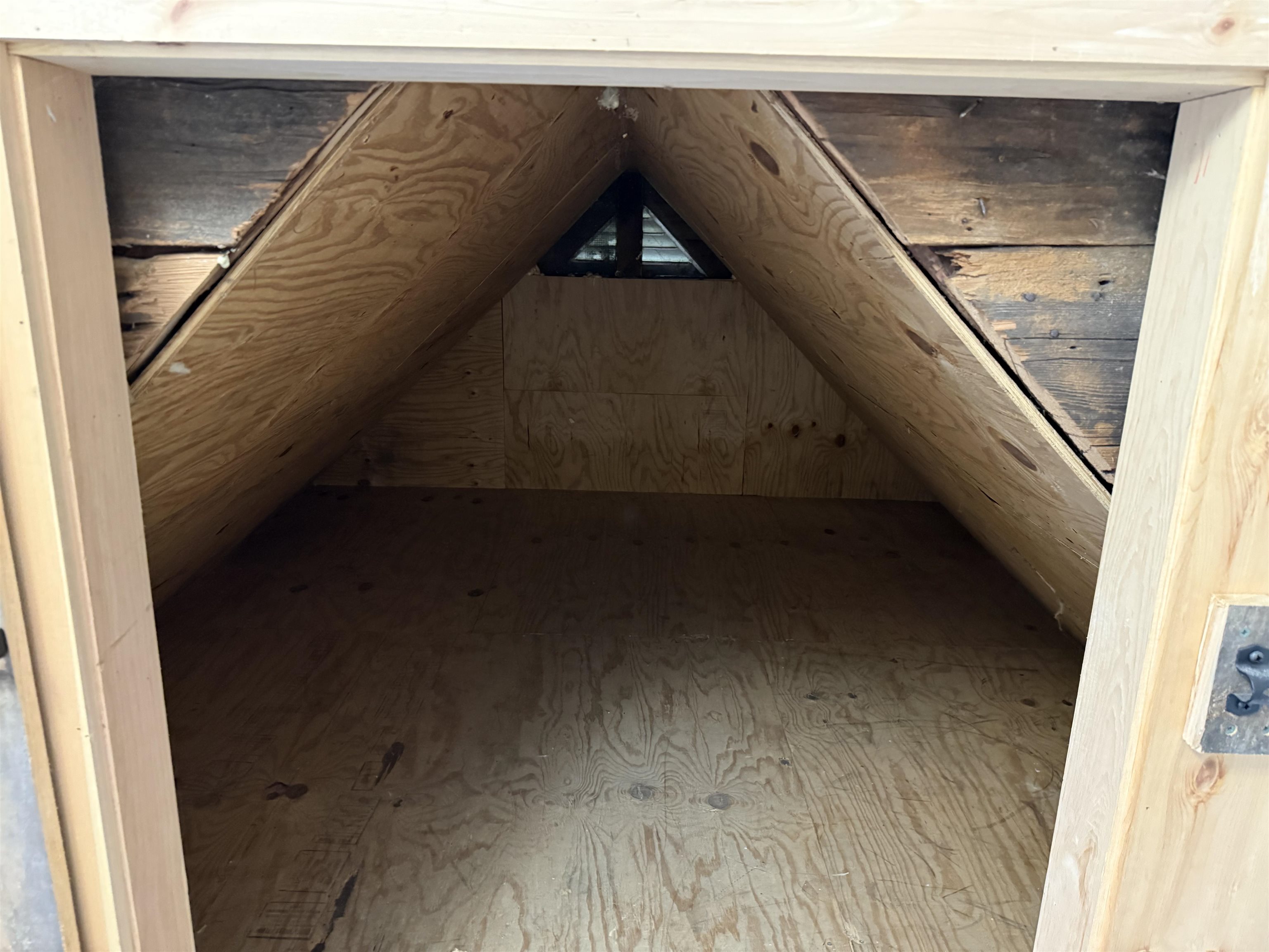 Storage area off Third Bedroom 24163257