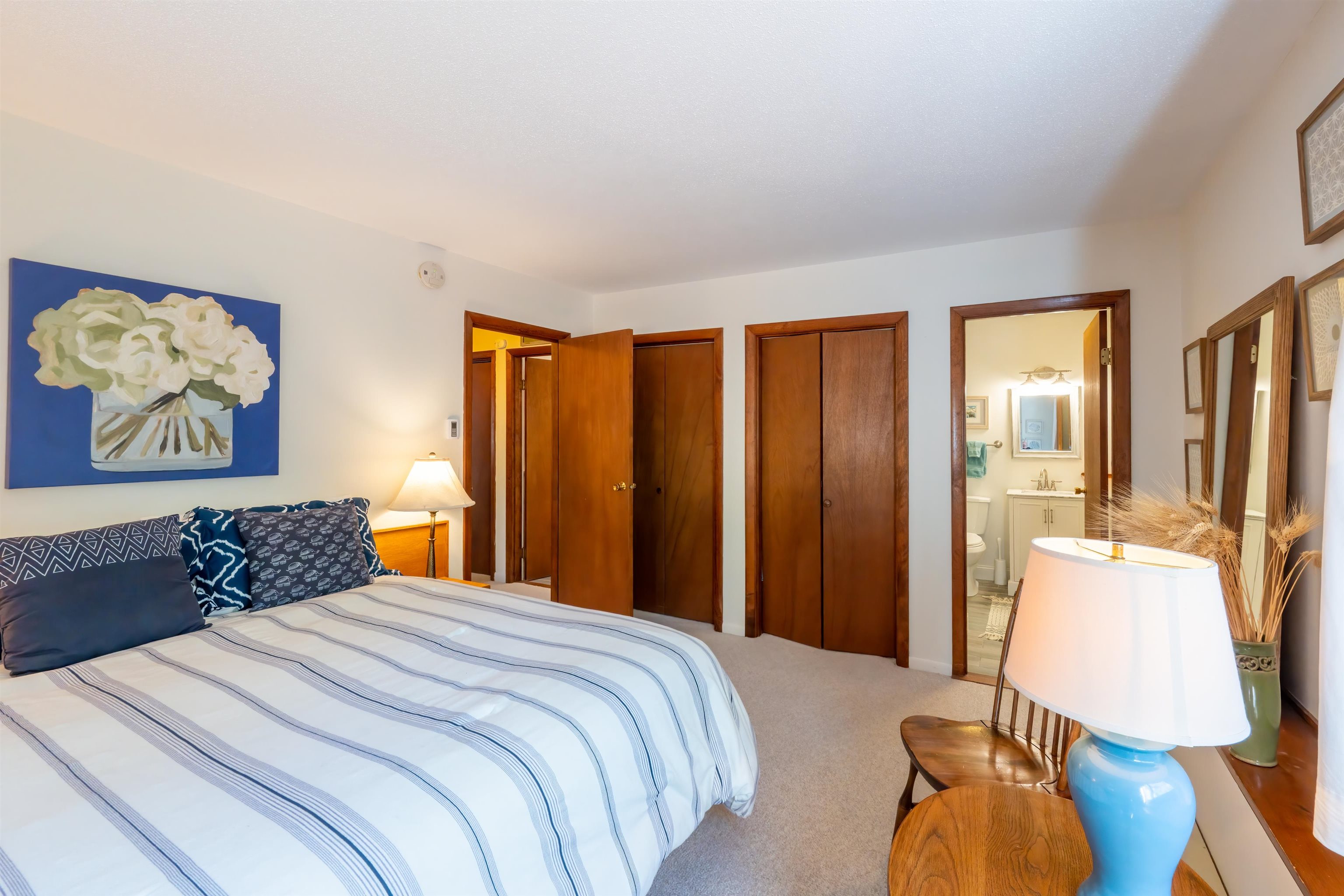 Bedroom en suite on lower level