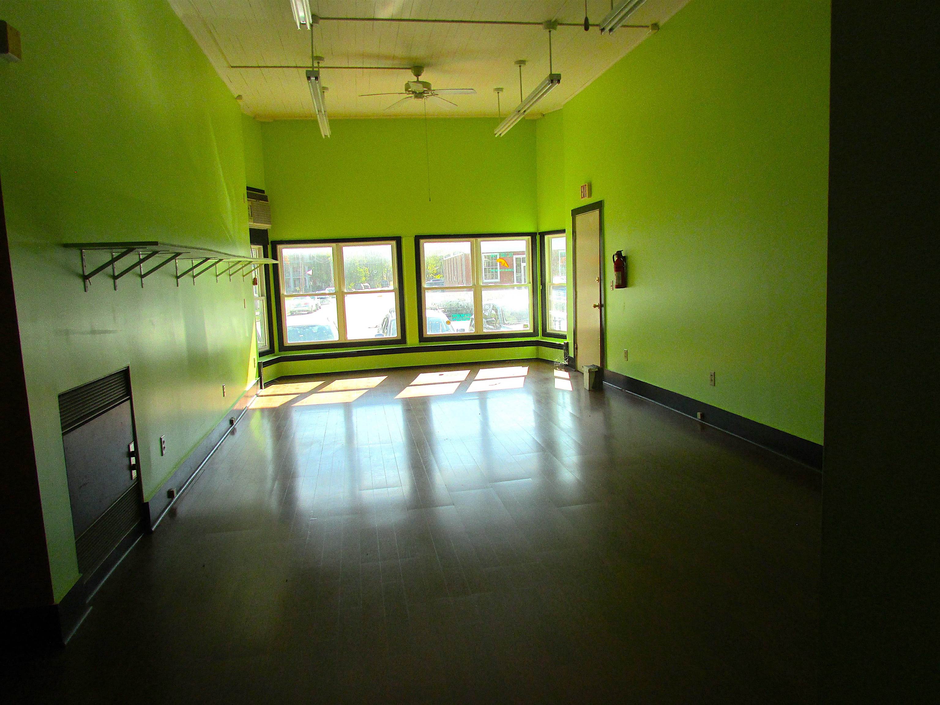 1,400 Sq Ft - First Floor