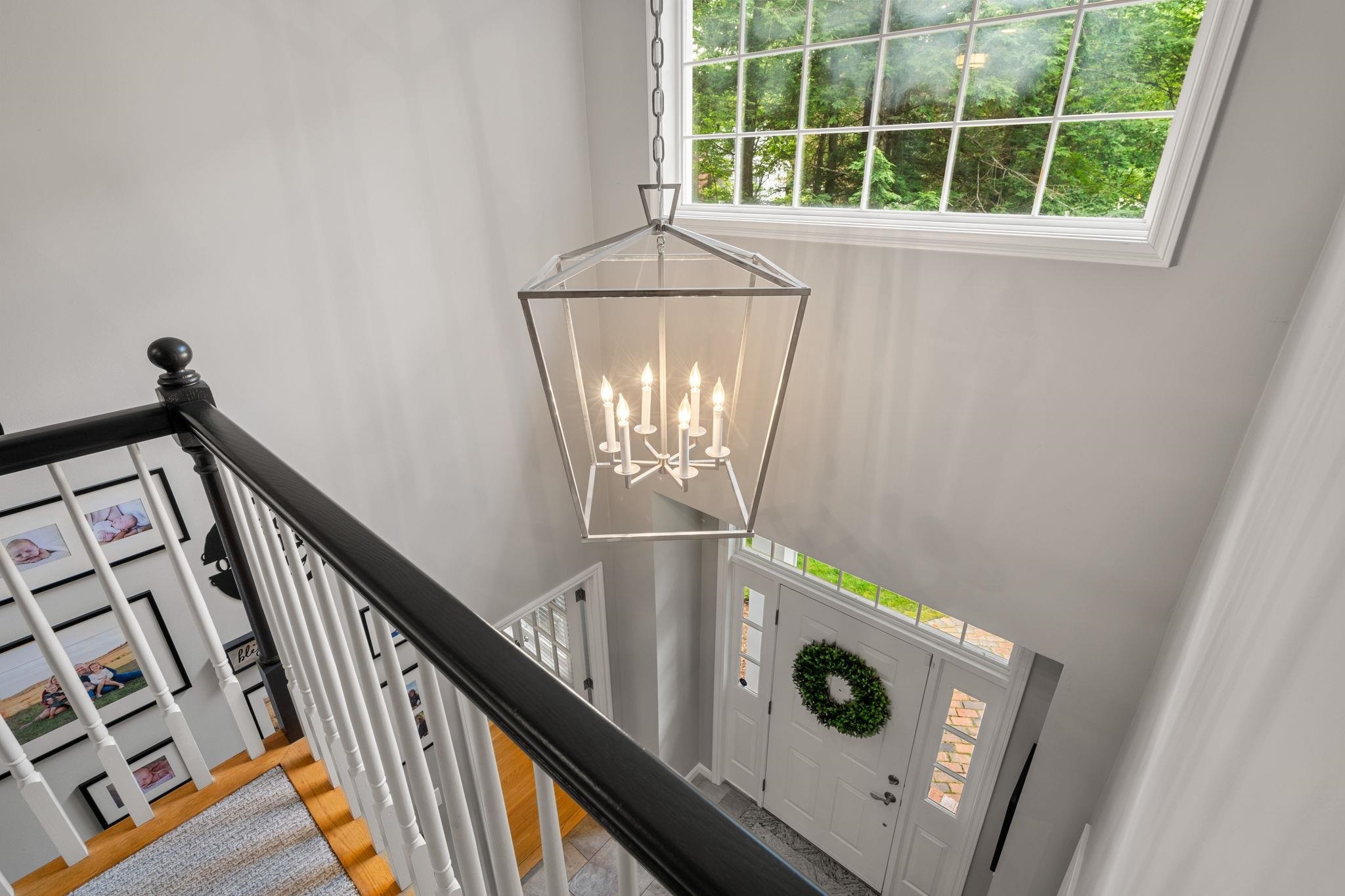 9 Cherry Ln, Bedford, NH 03110