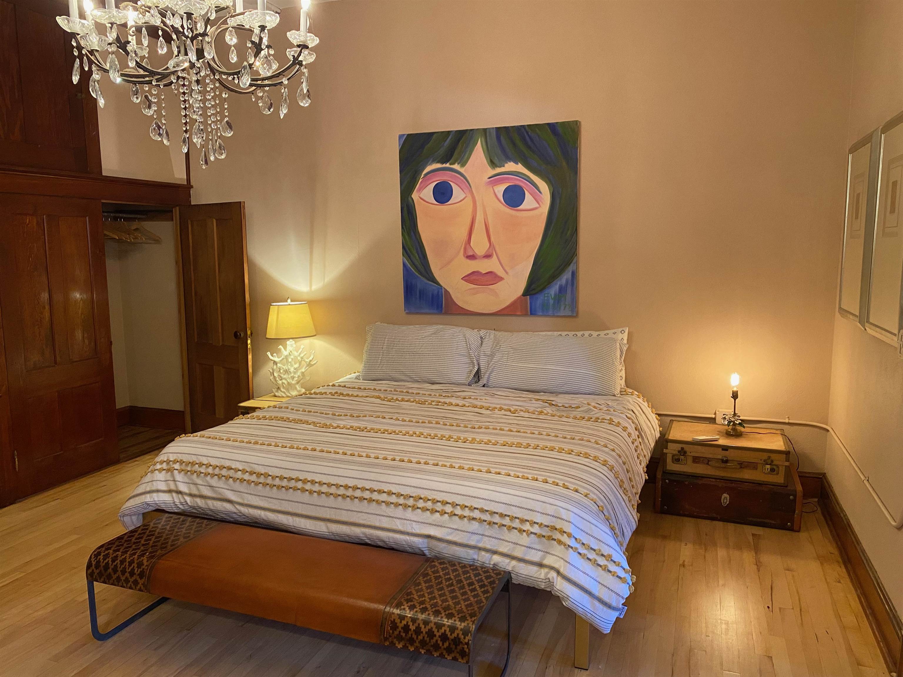 Spacious studio airbnb 2 of 3