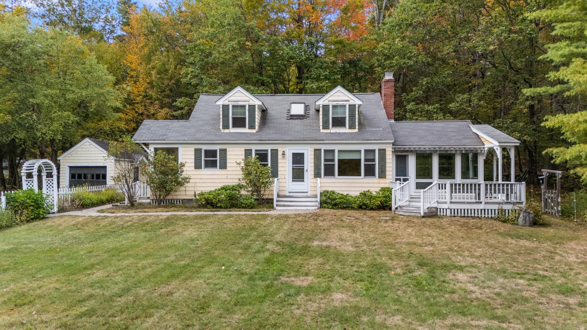 NEW LONDON NH Home for sale $$530,000 | $266 per sq.ft.