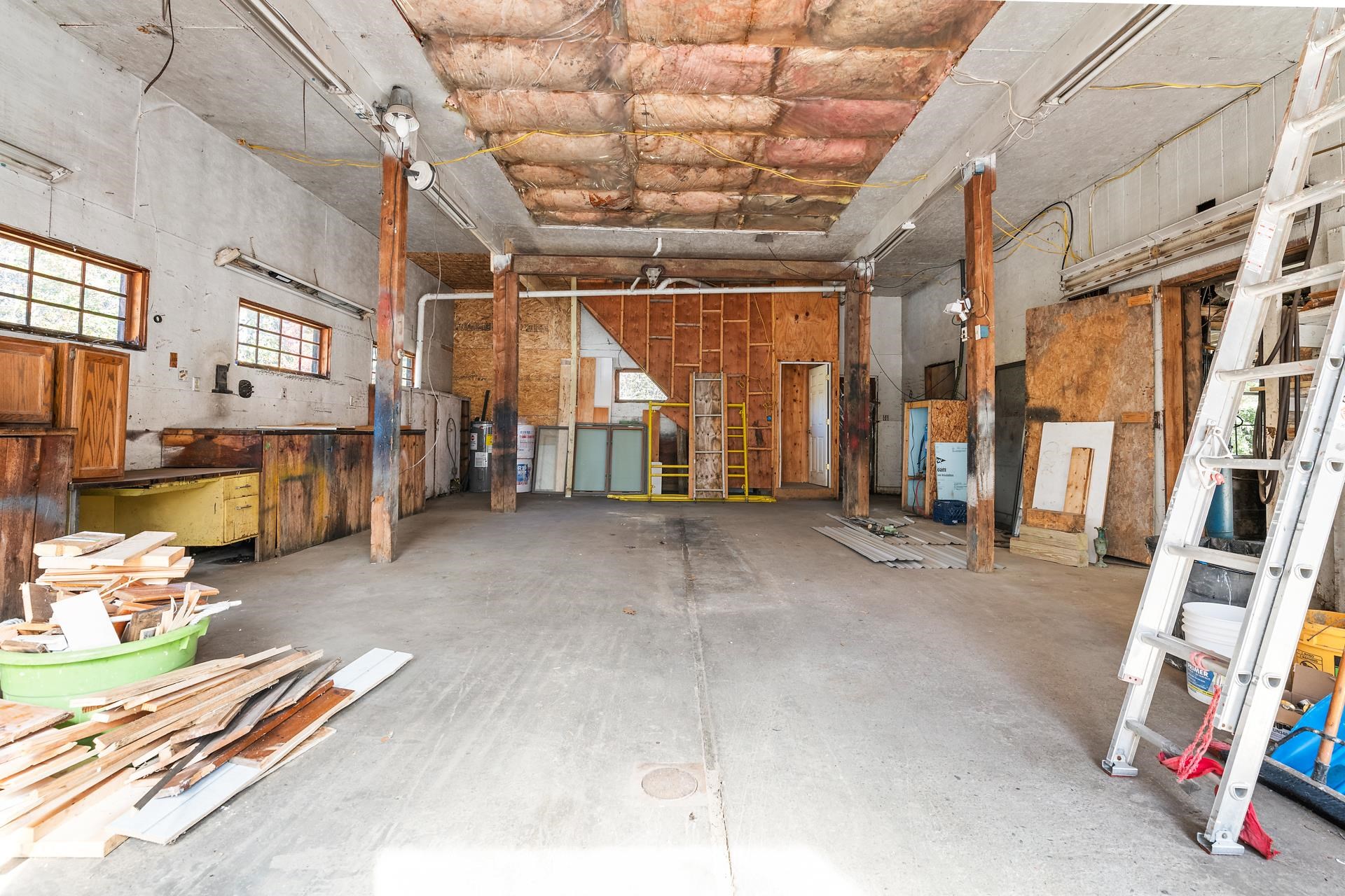 Barn Interior 24193576