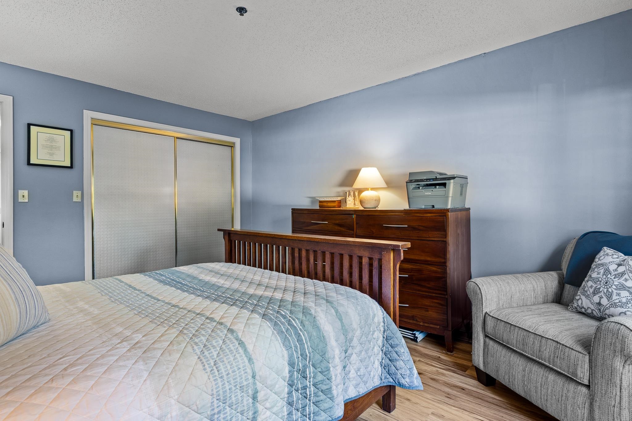 490 River Rd, Manchester, NH 03104