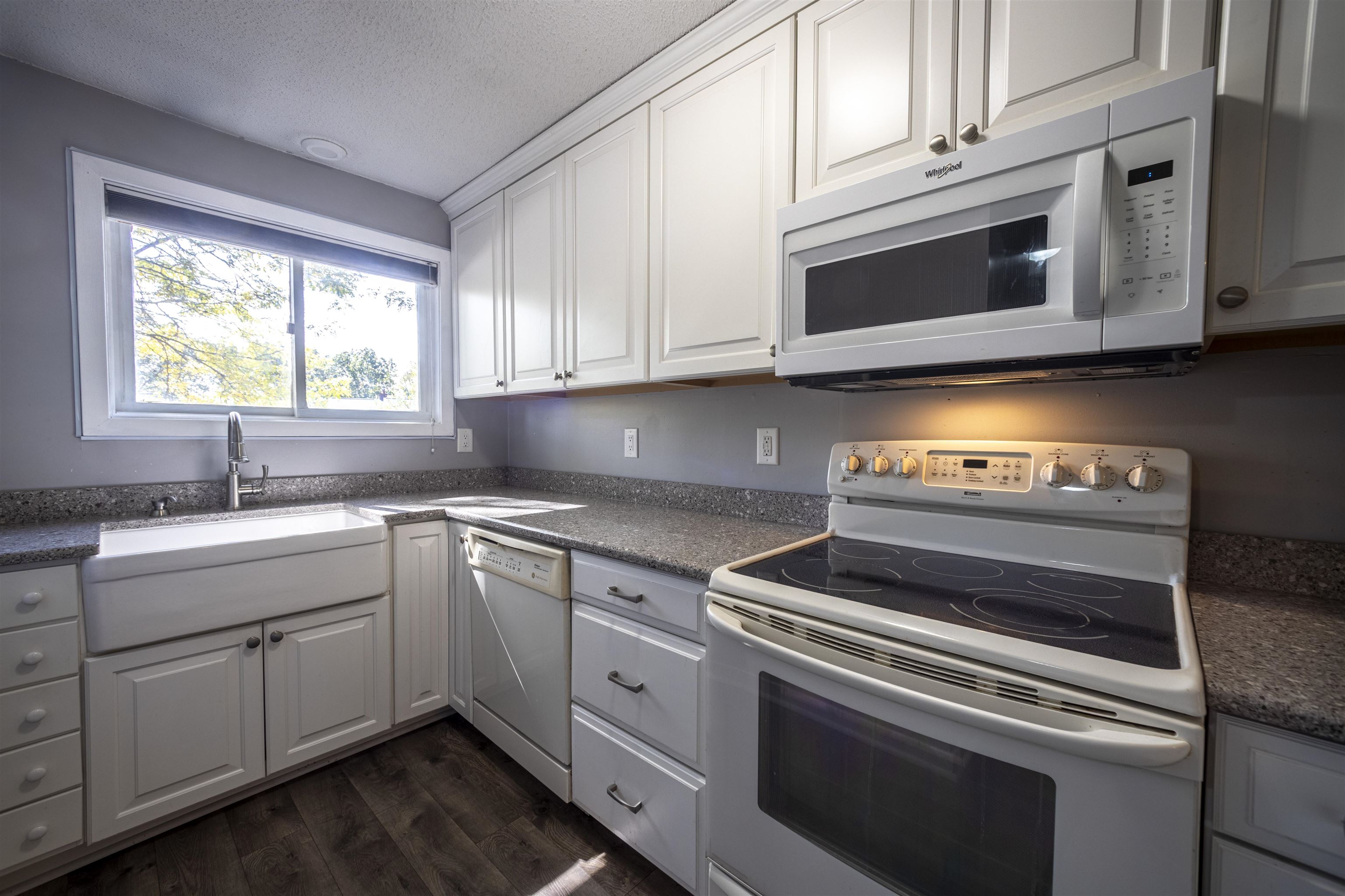 Homes for sale in Stratham, NH | 50 Thornhill Rd, Stratham, NH 03885 | MLS# 5064012