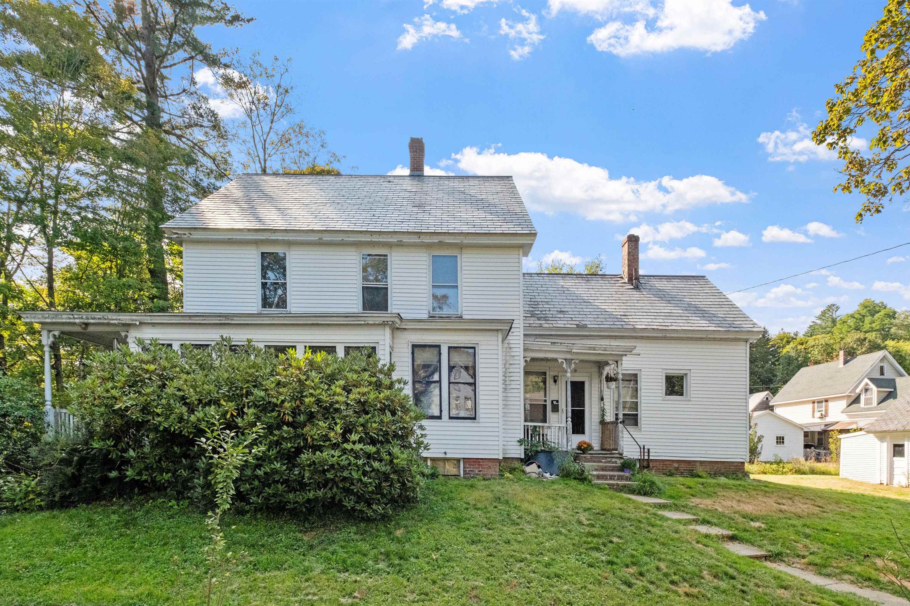 SPRINGFIELD VT Lake House for sale $$200,000 | $135 per sq.ft.