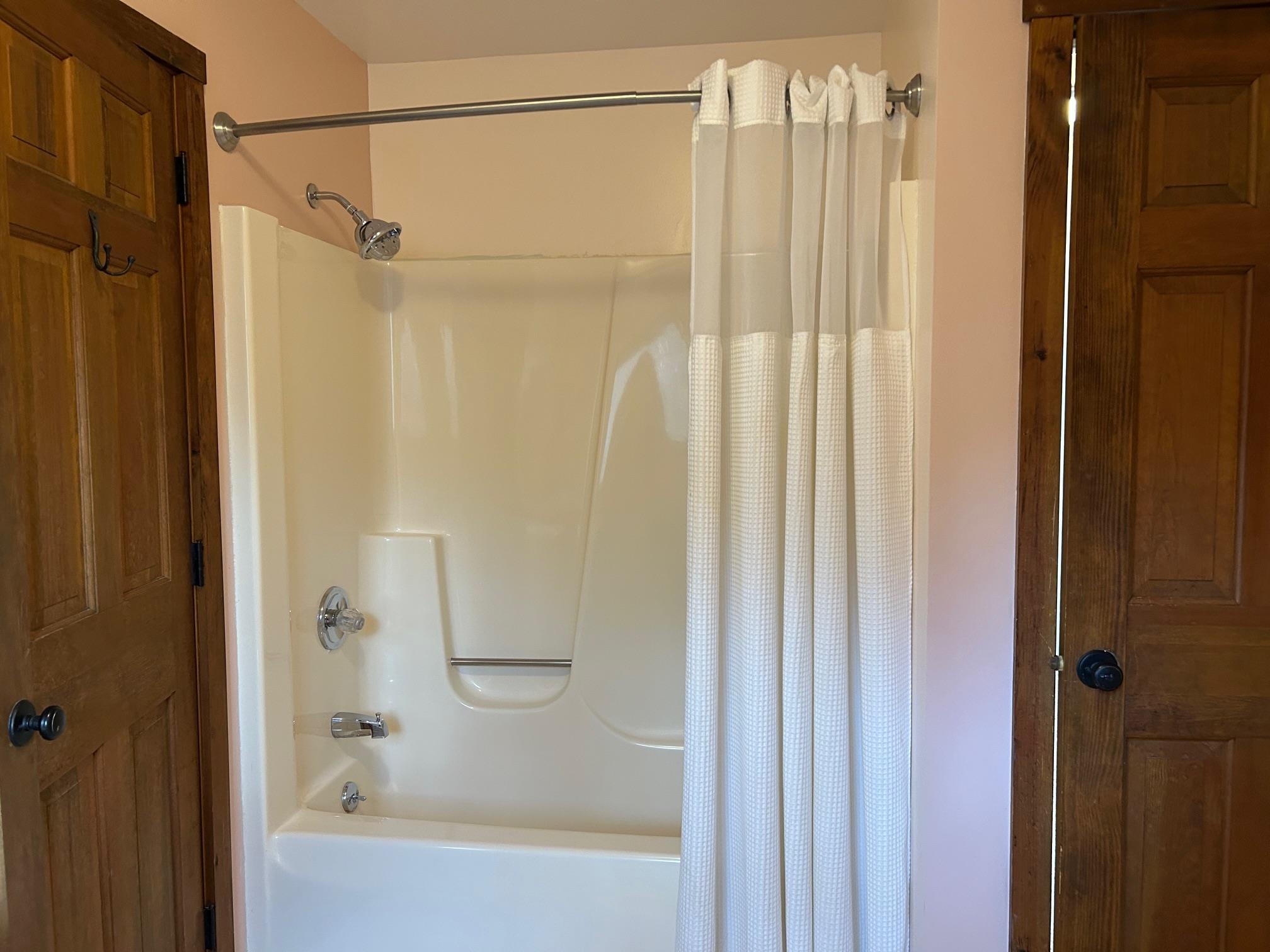 Upstairs bath (view 2) 24200825