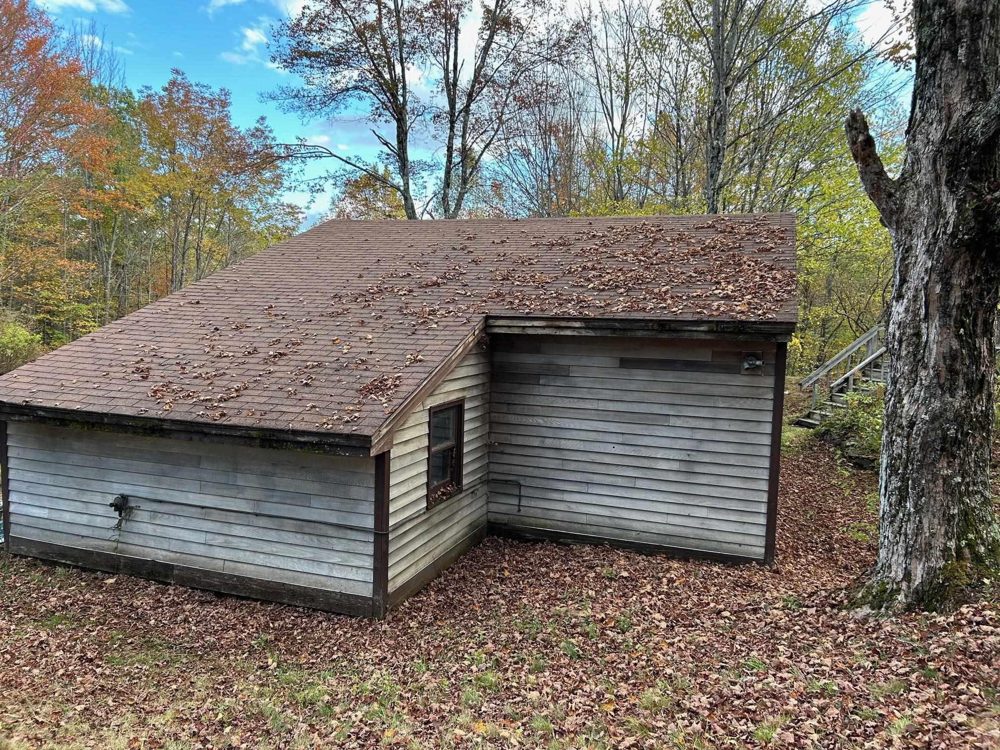 Side of garage 24200728