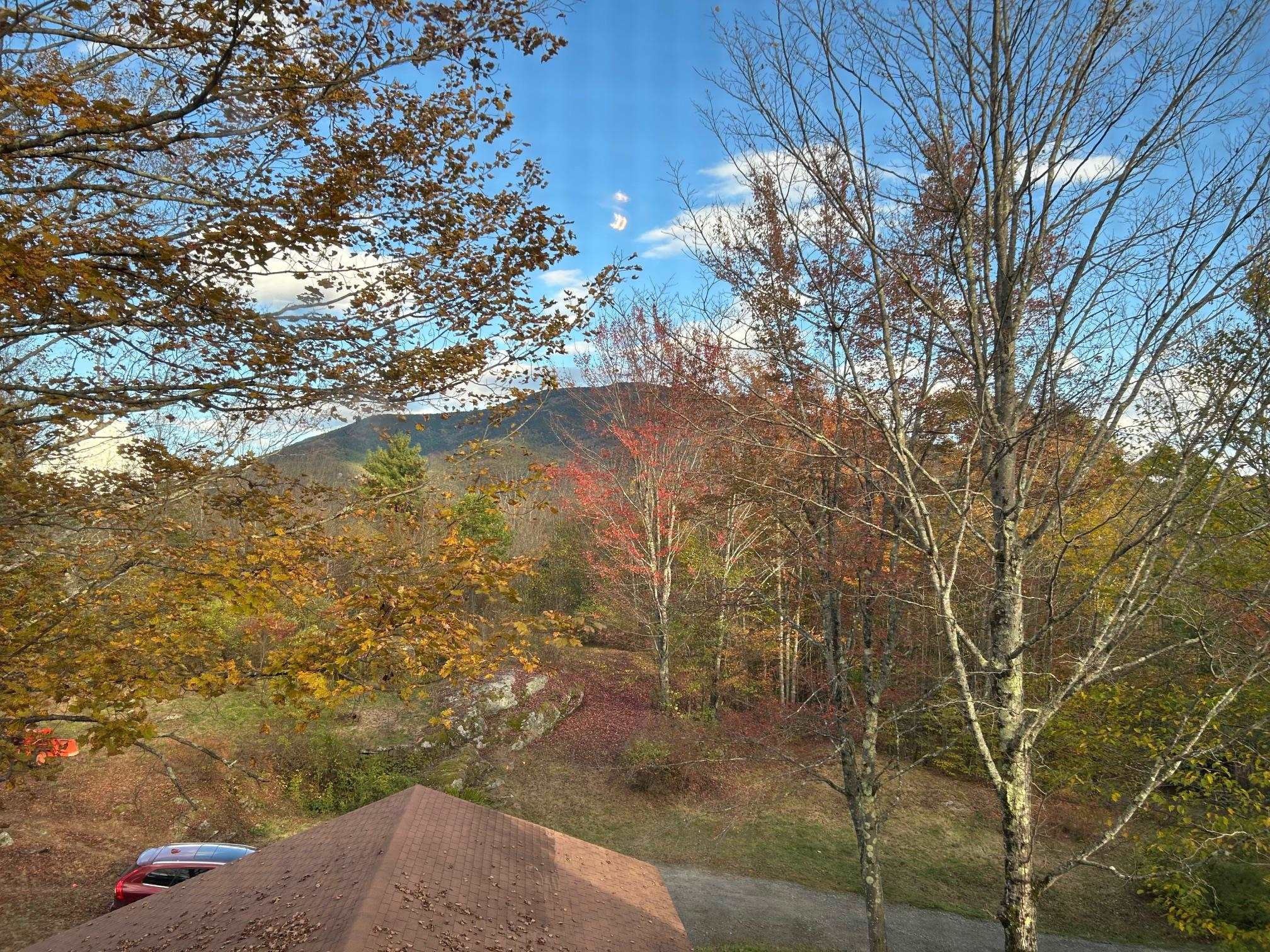 Mountain View from the Front BR 24200877