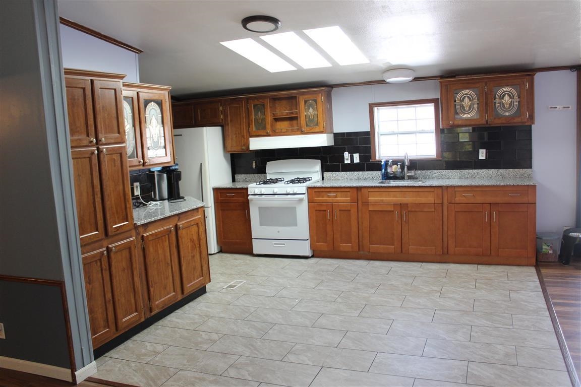 Kitchen 24205240