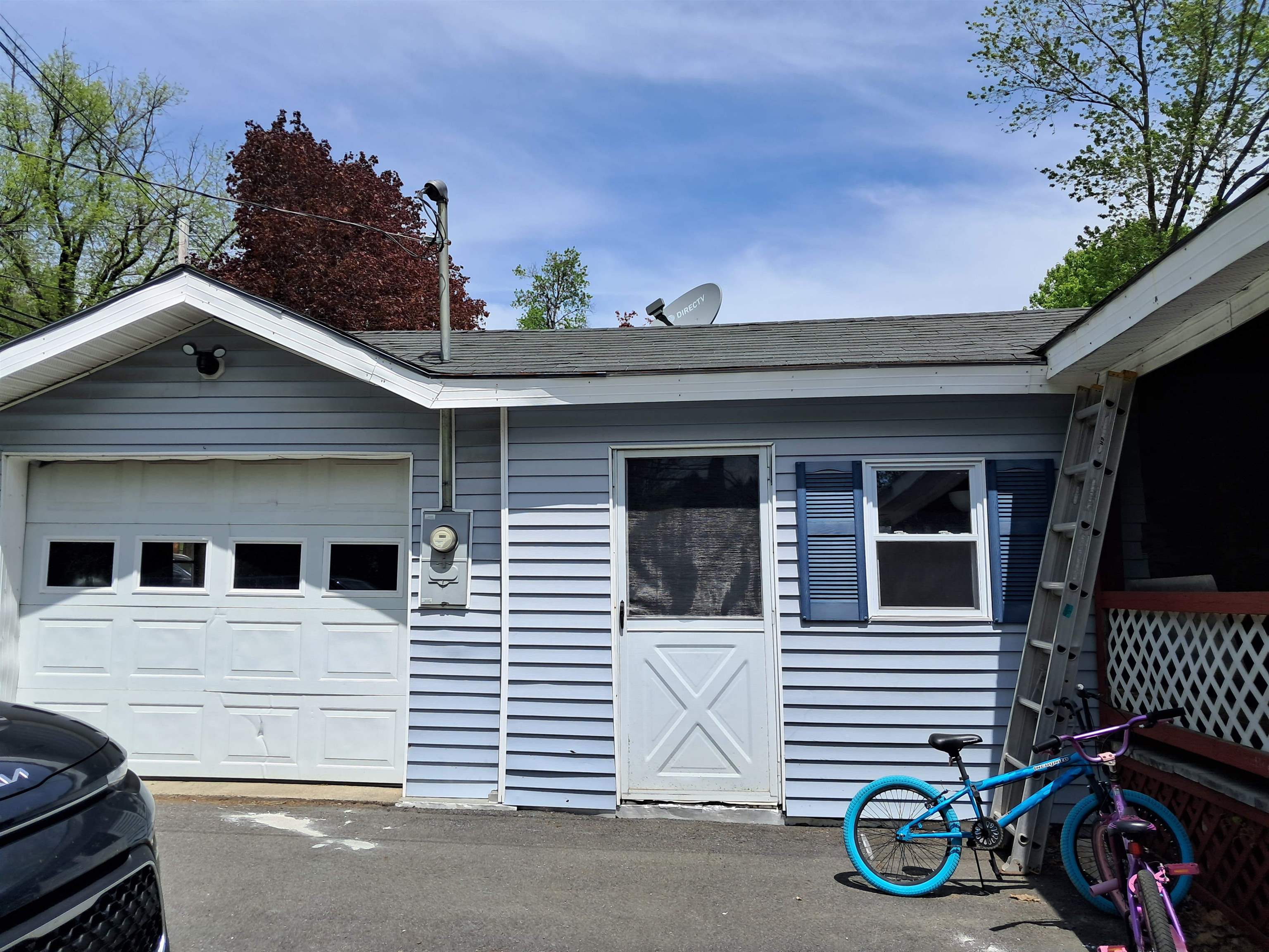 Garage & Breezeeway 24209052