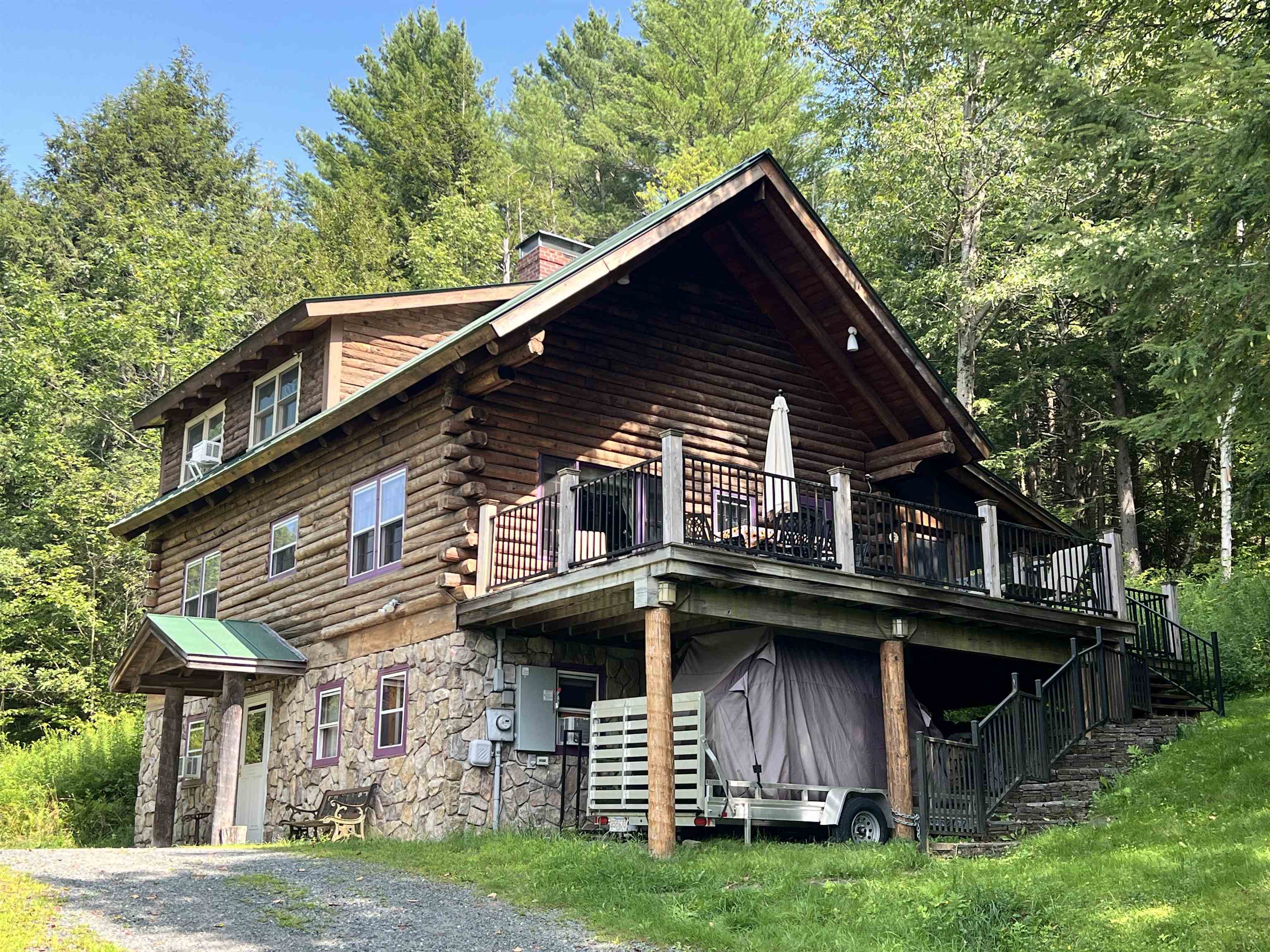 HARTFORD VT Home for sale $$795,000 | $410 per sq.ft.