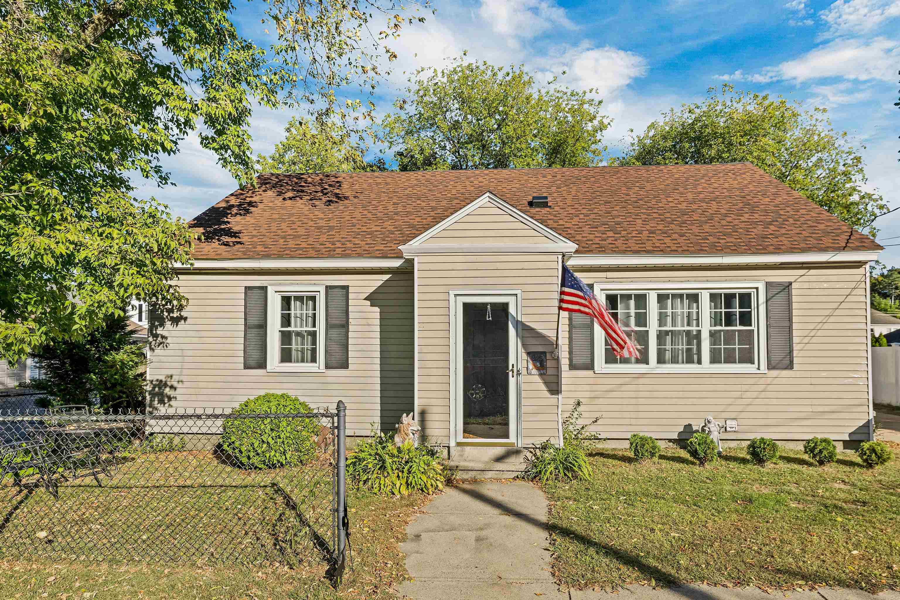 Nashua NH Home for sale $$399,900 $295 per sq.ft.