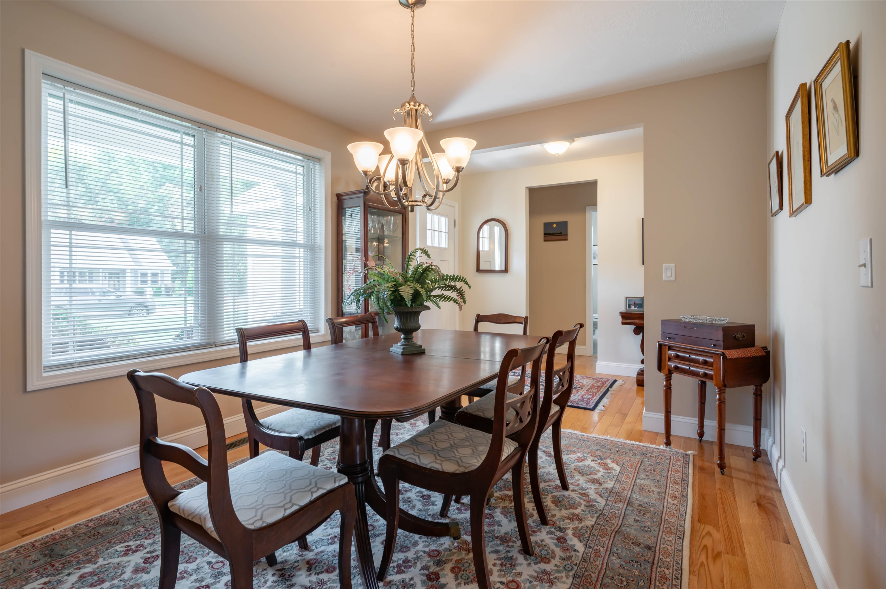 Homes for sale in Nashua, NH | 8 Pilgrim Cir, Nashua, NH 03063 | MLS# 5064202