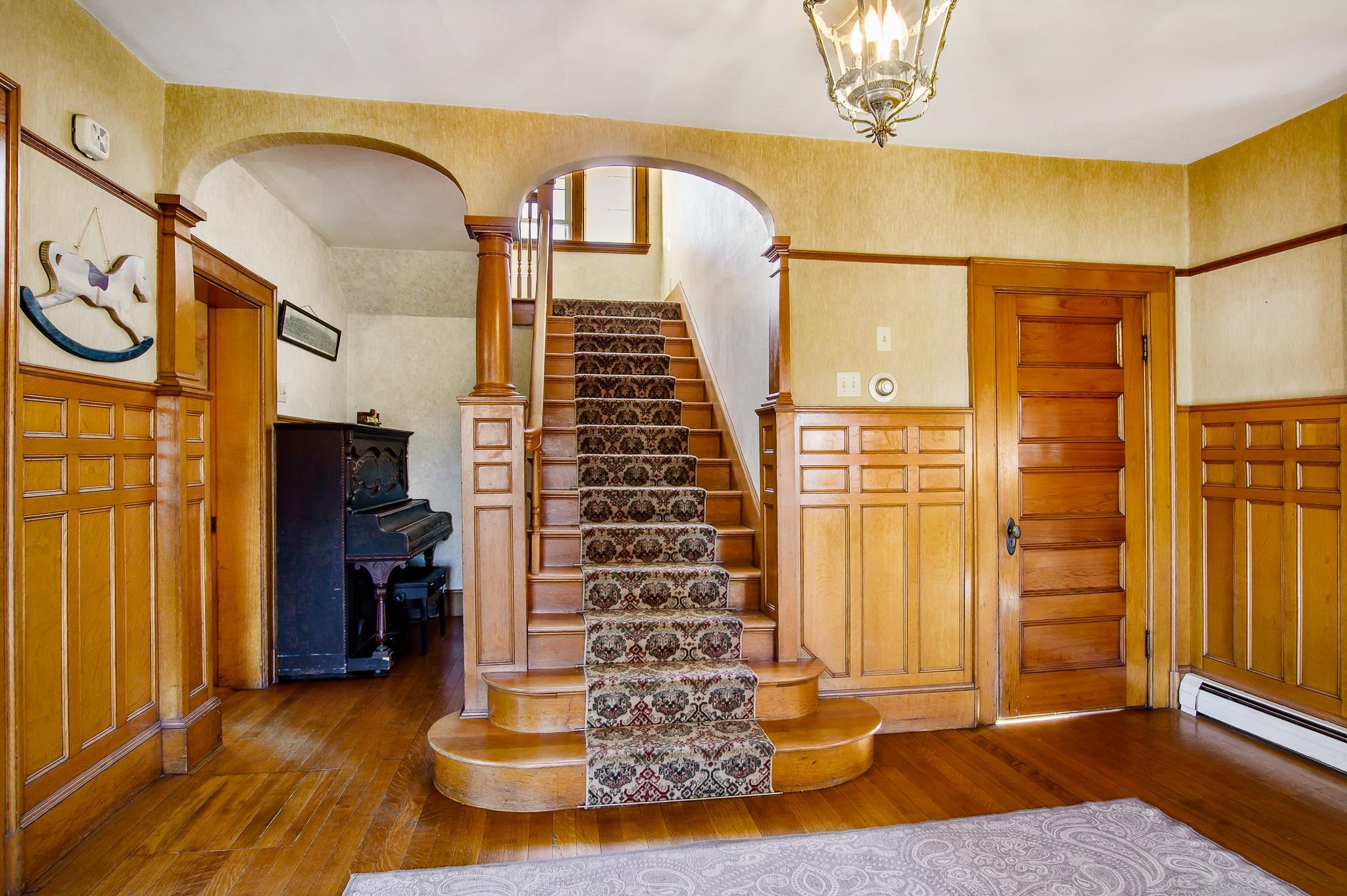 30 Pleasant St, Colebrook, NH 03576