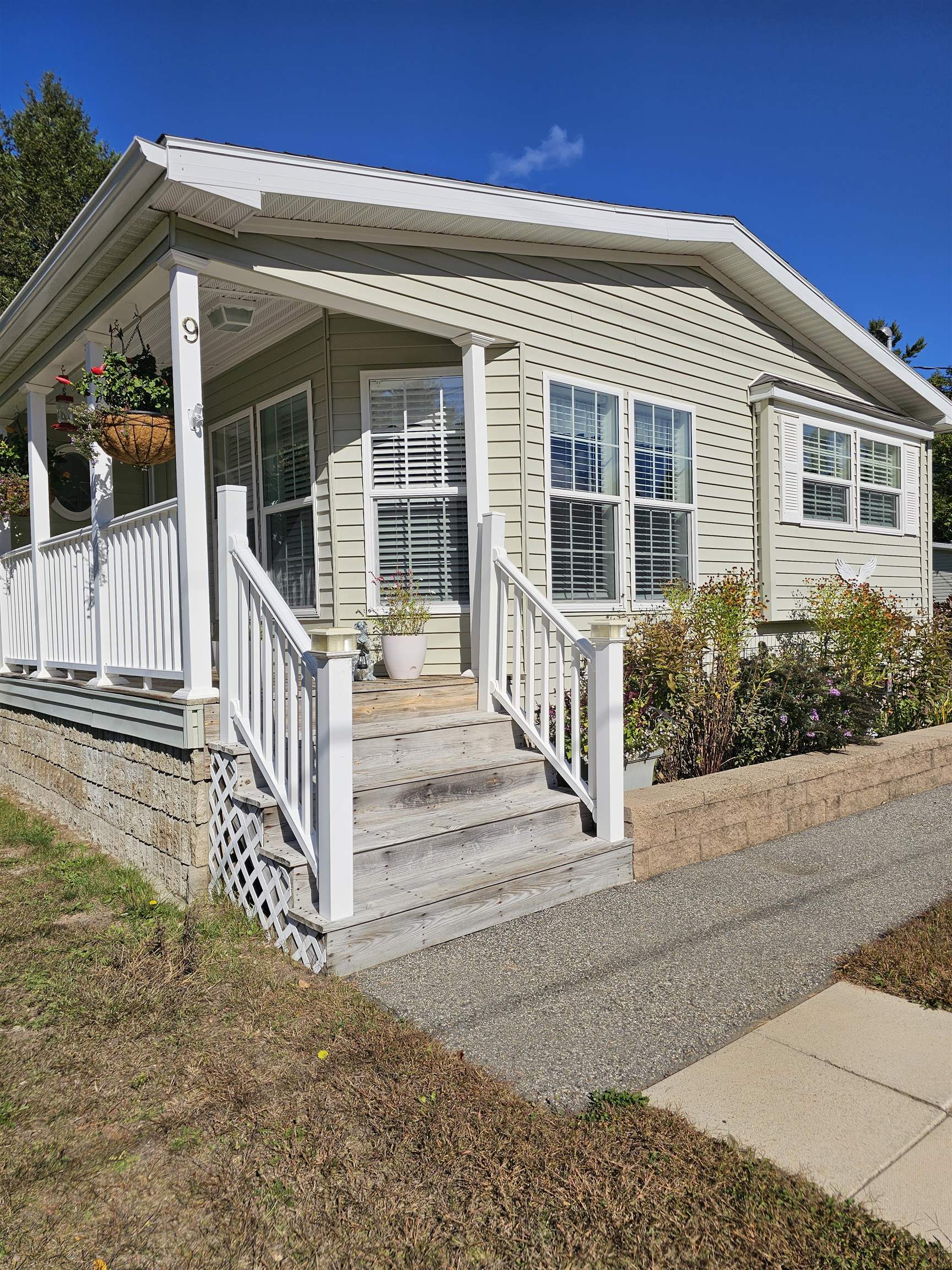 Homes for sale in Sanford, ME | 9 Commodore Cir, Sanford, ME 04073 | MLS# 5064354