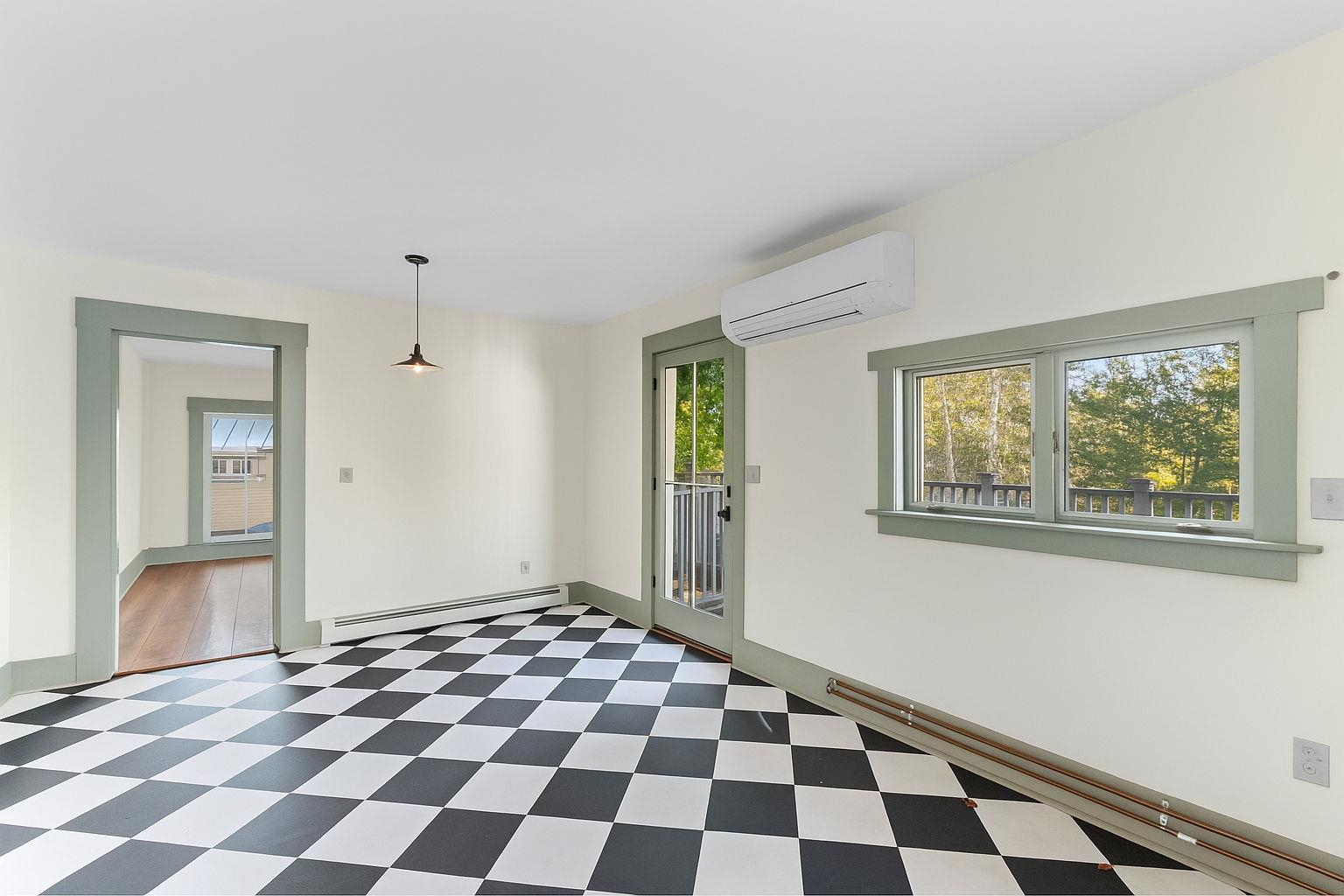 85 Main St, Tamworth, NH 03886