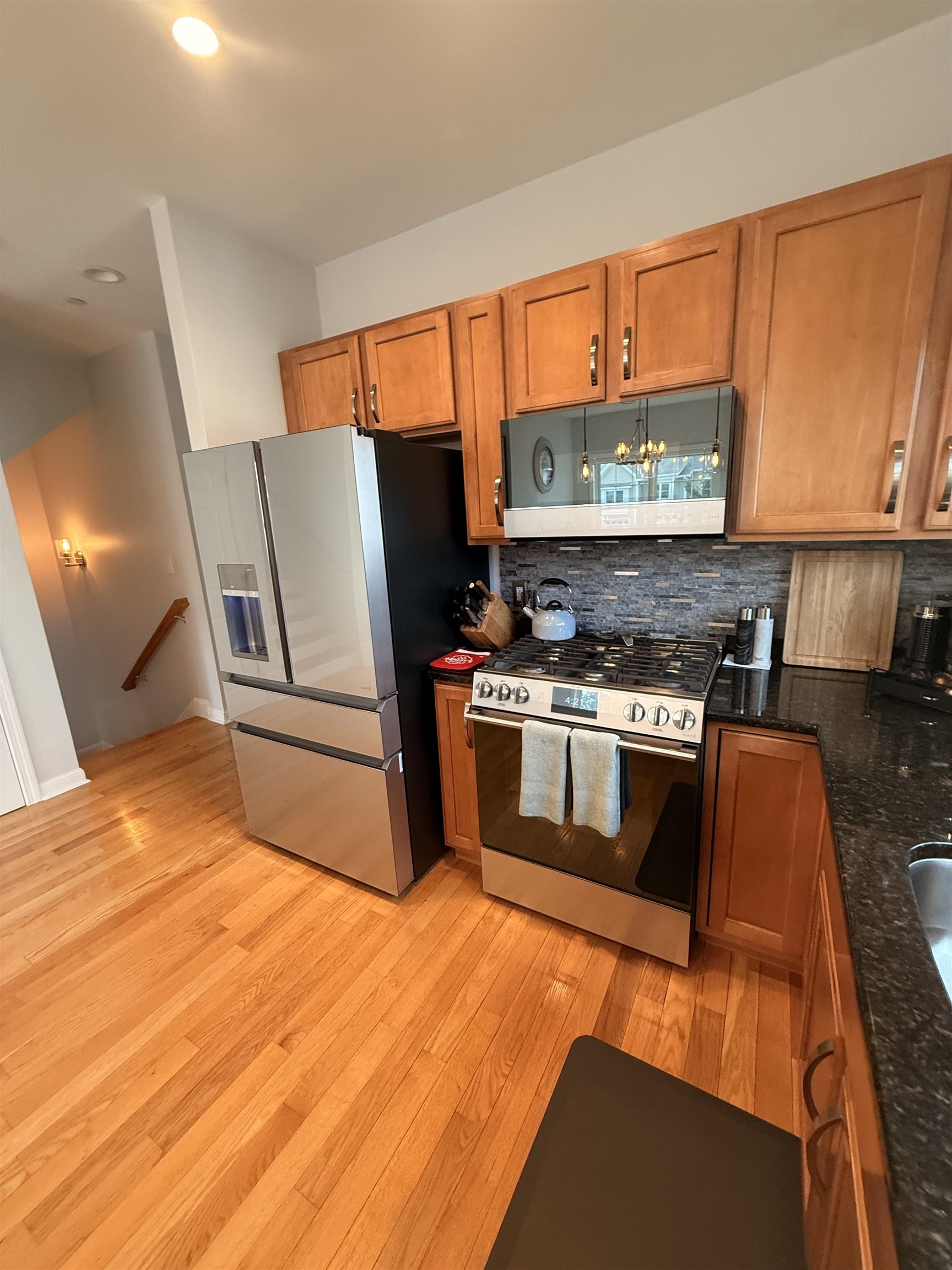 Homes for sale in Manchester, NH | 61 Woodview Way, Manchester, NH 03102 | MLS# 5064441